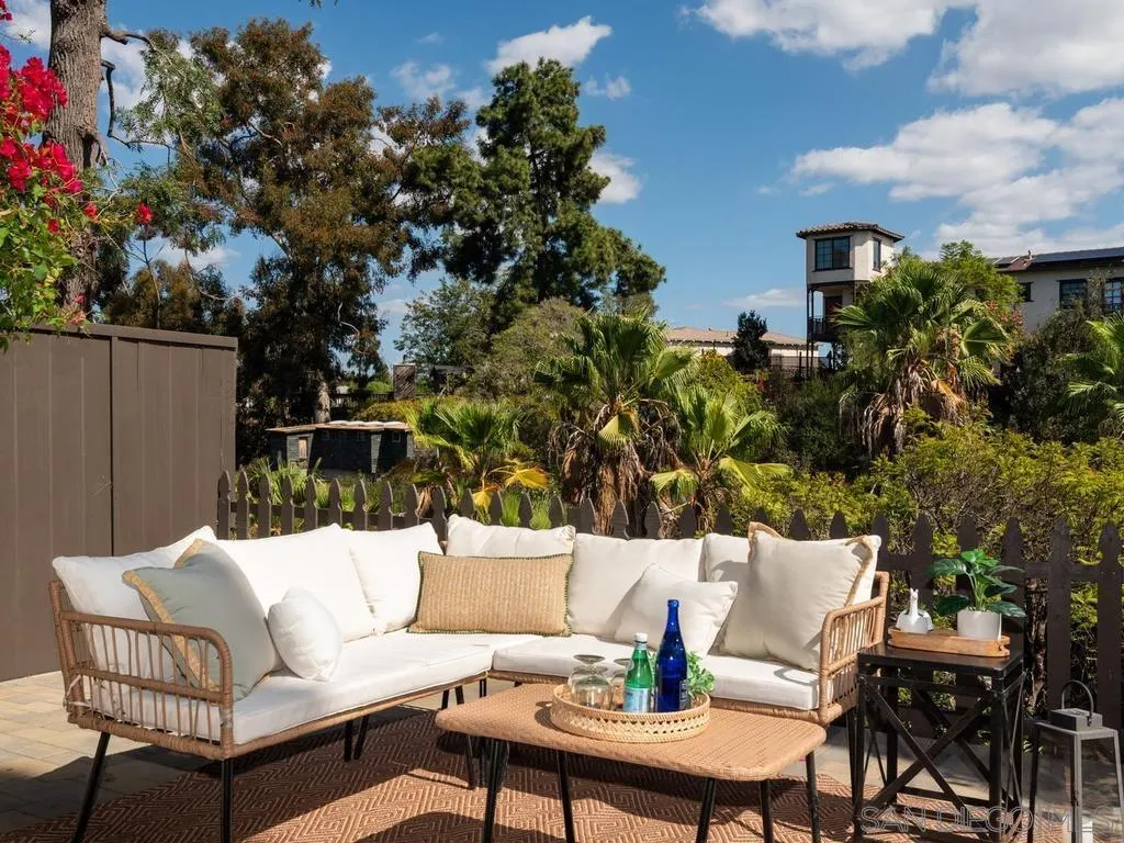 https://cdn.realtyfeed.com/cdn/127/260024884/18de39b027fa63ca83f3c1f53e23cd52.webp
