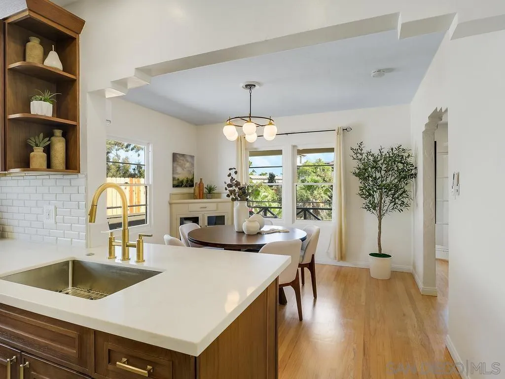 https://cdn.realtyfeed.com/cdn/127/260024884/8e449e8c035ff2d3a014aa9d9beb54f8.webp