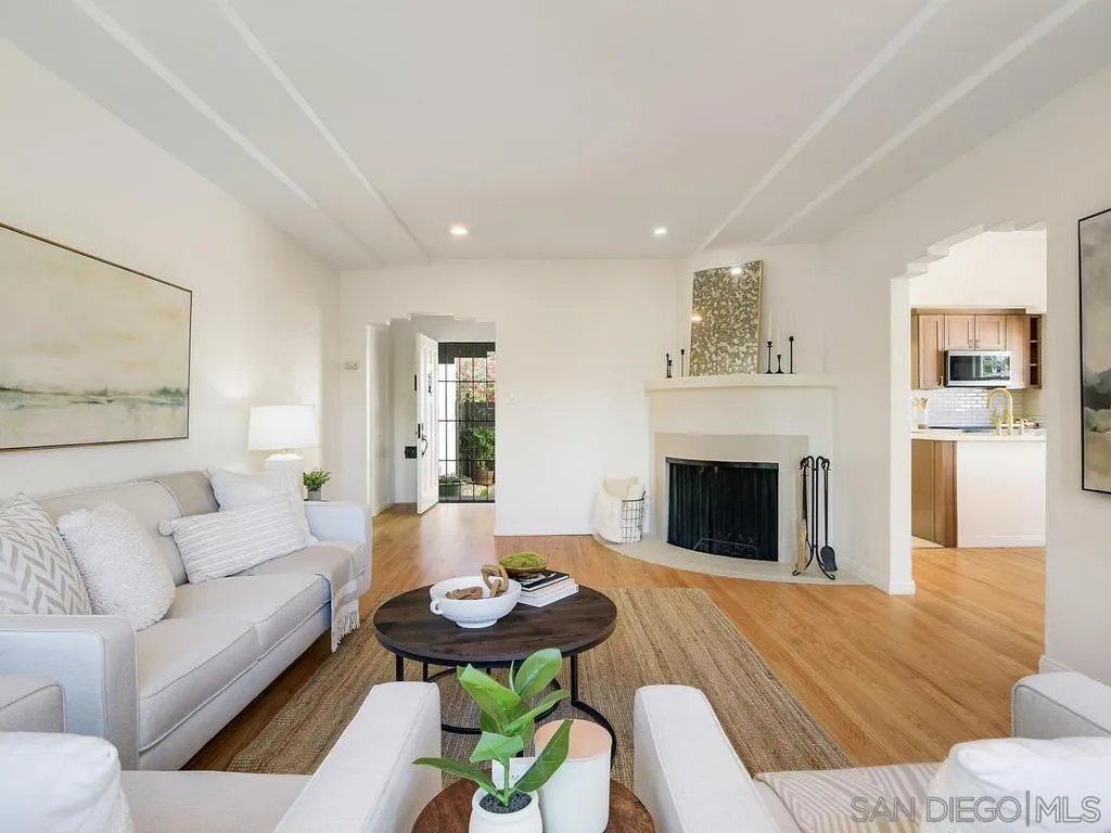 https://cdn.realtyfeed.com/cdn/127/260024884/c0cce70ac810cfa9f66b3d1b61ac39db.webp