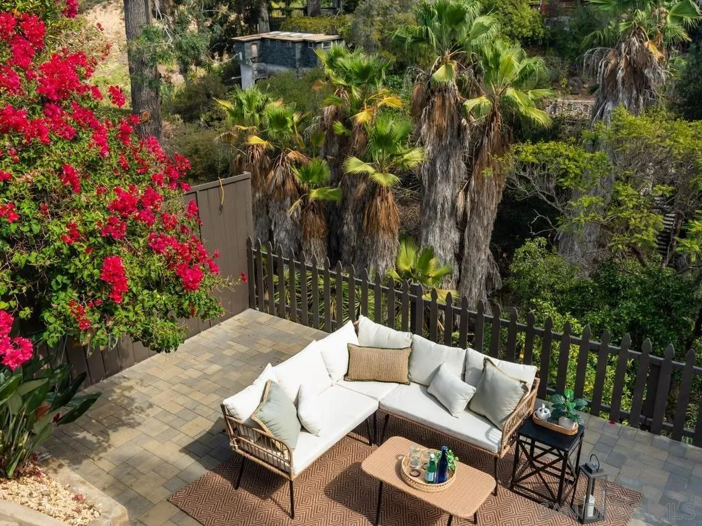 https://cdn.realtyfeed.com/cdn/127/260024884/ee671b8a960ad863cc37d1bc258b0582.webp