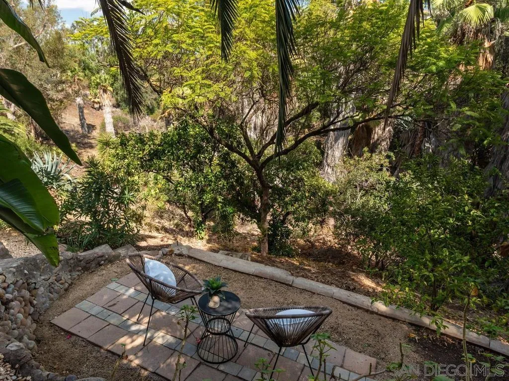 https://cdn.realtyfeed.com/cdn/127/260024884/fe9f6aaeea1d3705a1f2d70f09580a14.webp