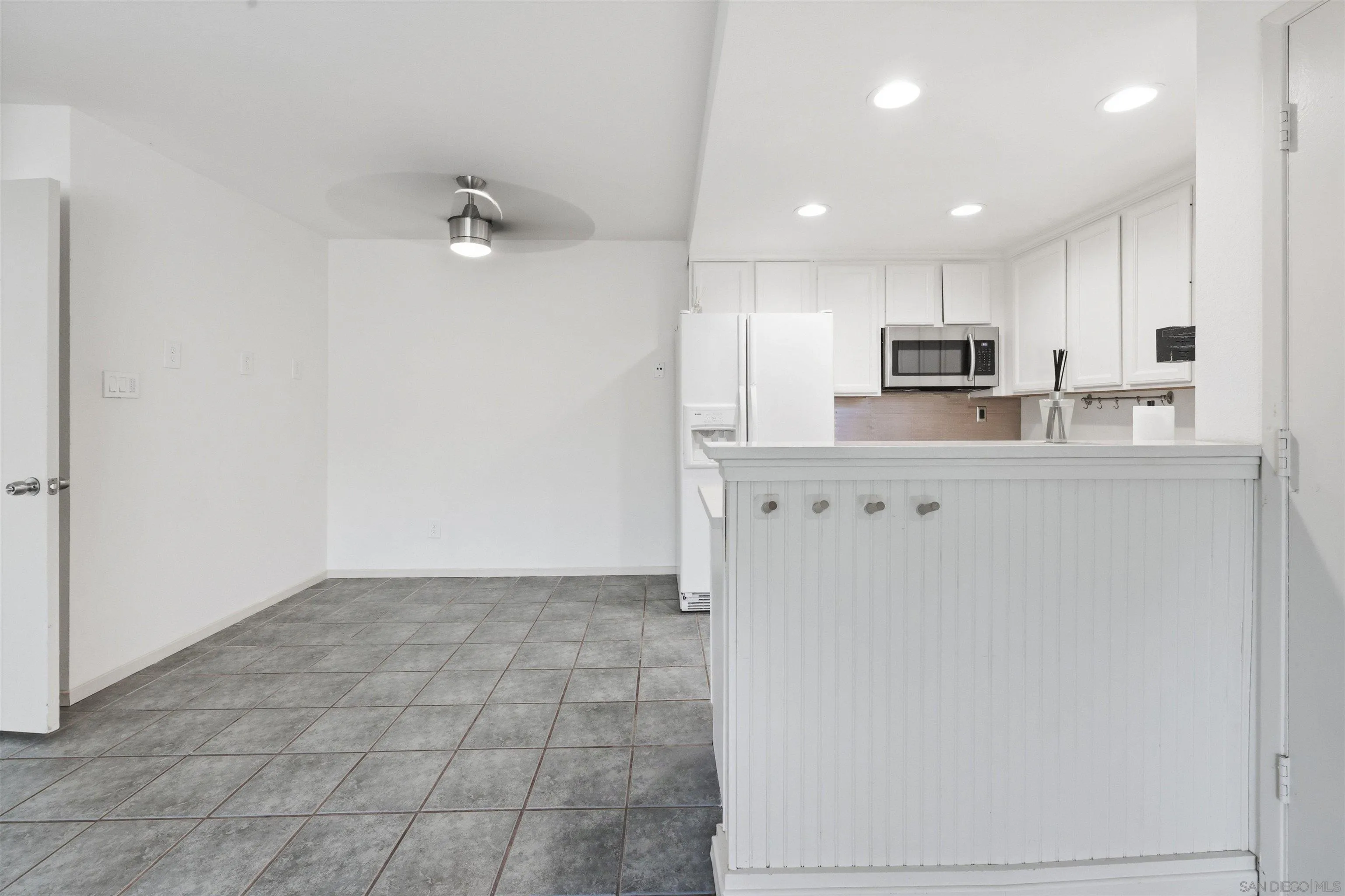 https://cdn.realtyfeed.com/cdn/127/260024885/06a5c567bbf451e220ad0d79e6b19a8a.webp