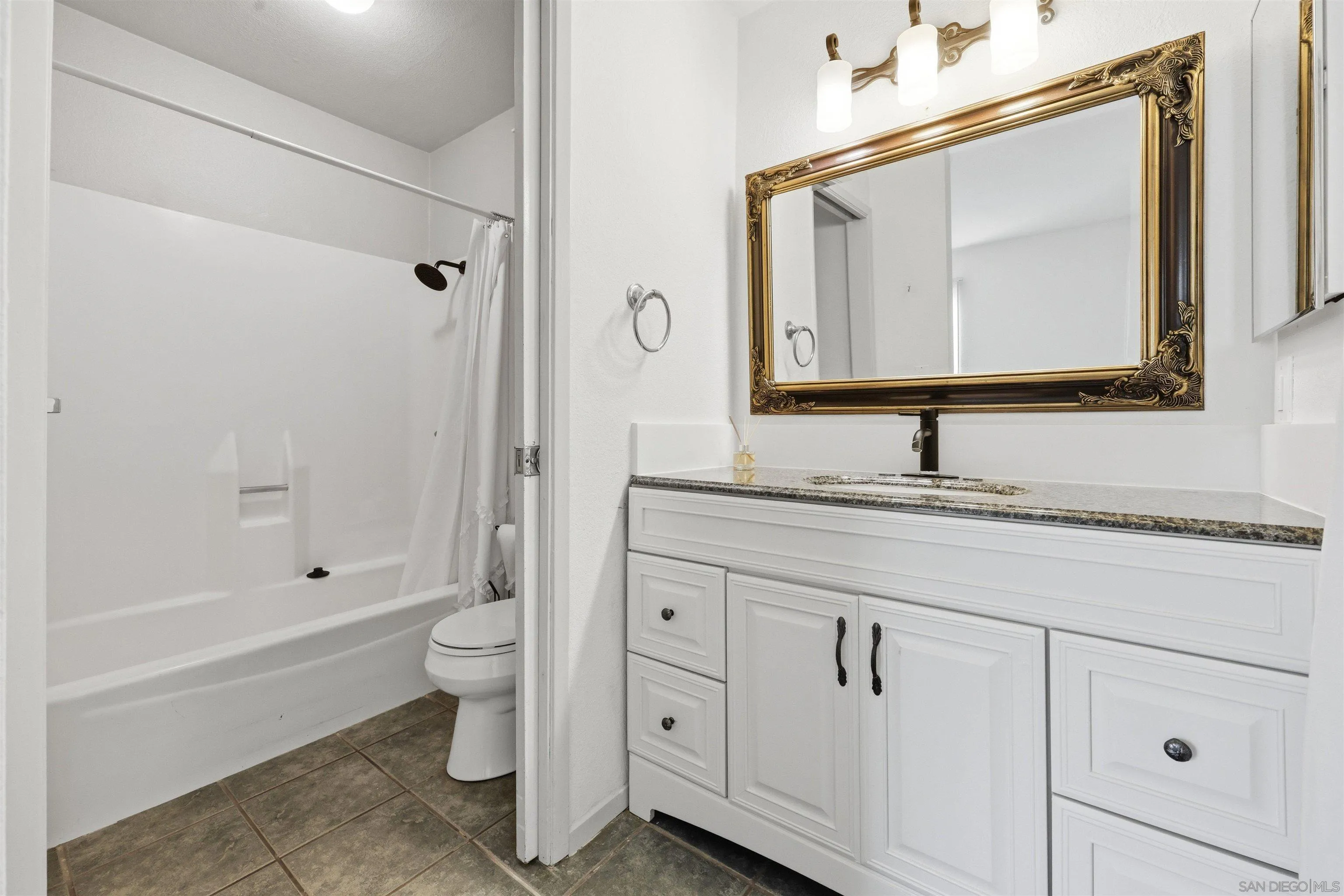 https://cdn.realtyfeed.com/cdn/127/260024885/0df03822e12f06873131bf3597bd69b9.webp