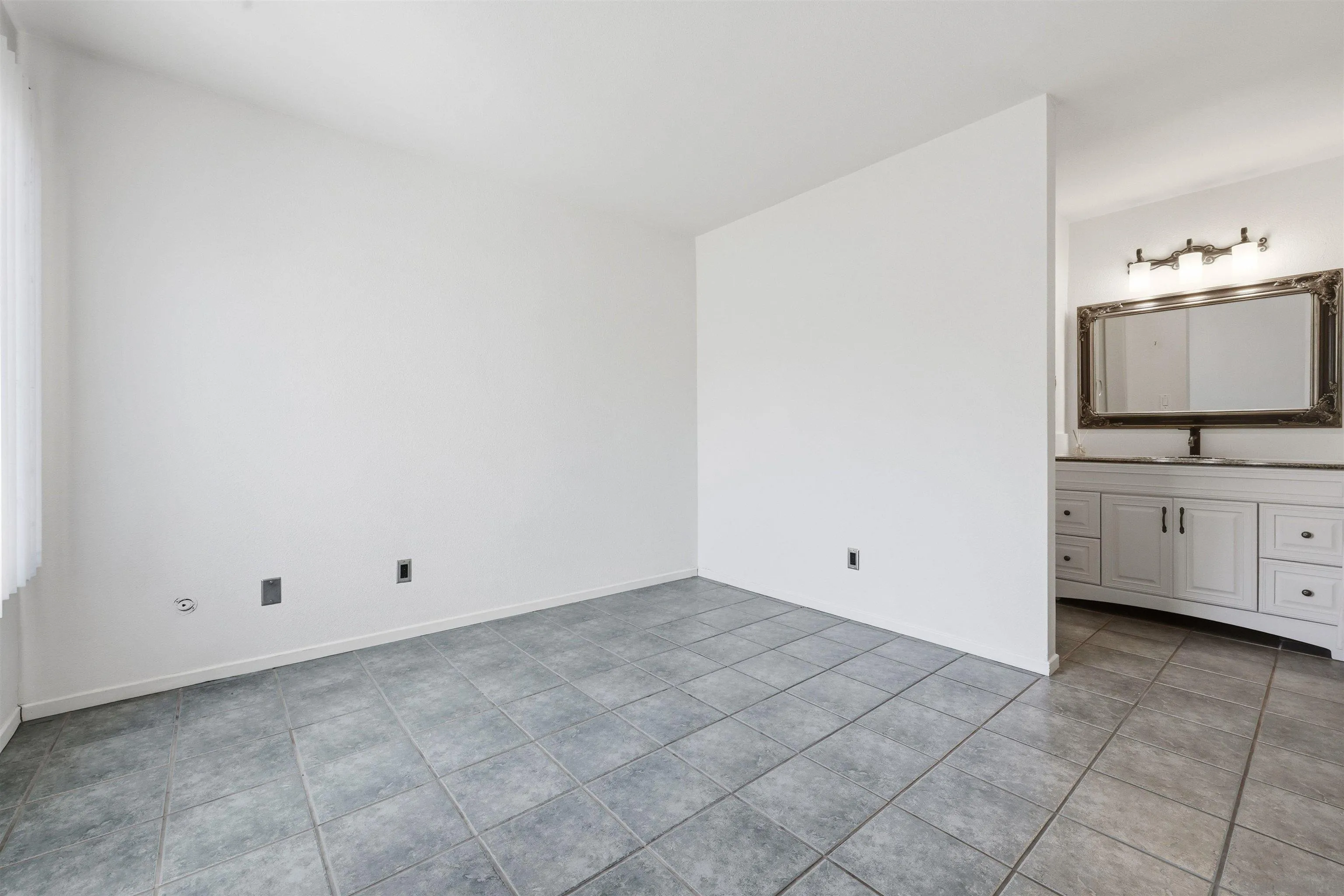 https://cdn.realtyfeed.com/cdn/127/260024885/8ce9f3a444216f2dd80d4660374b7b02.webp