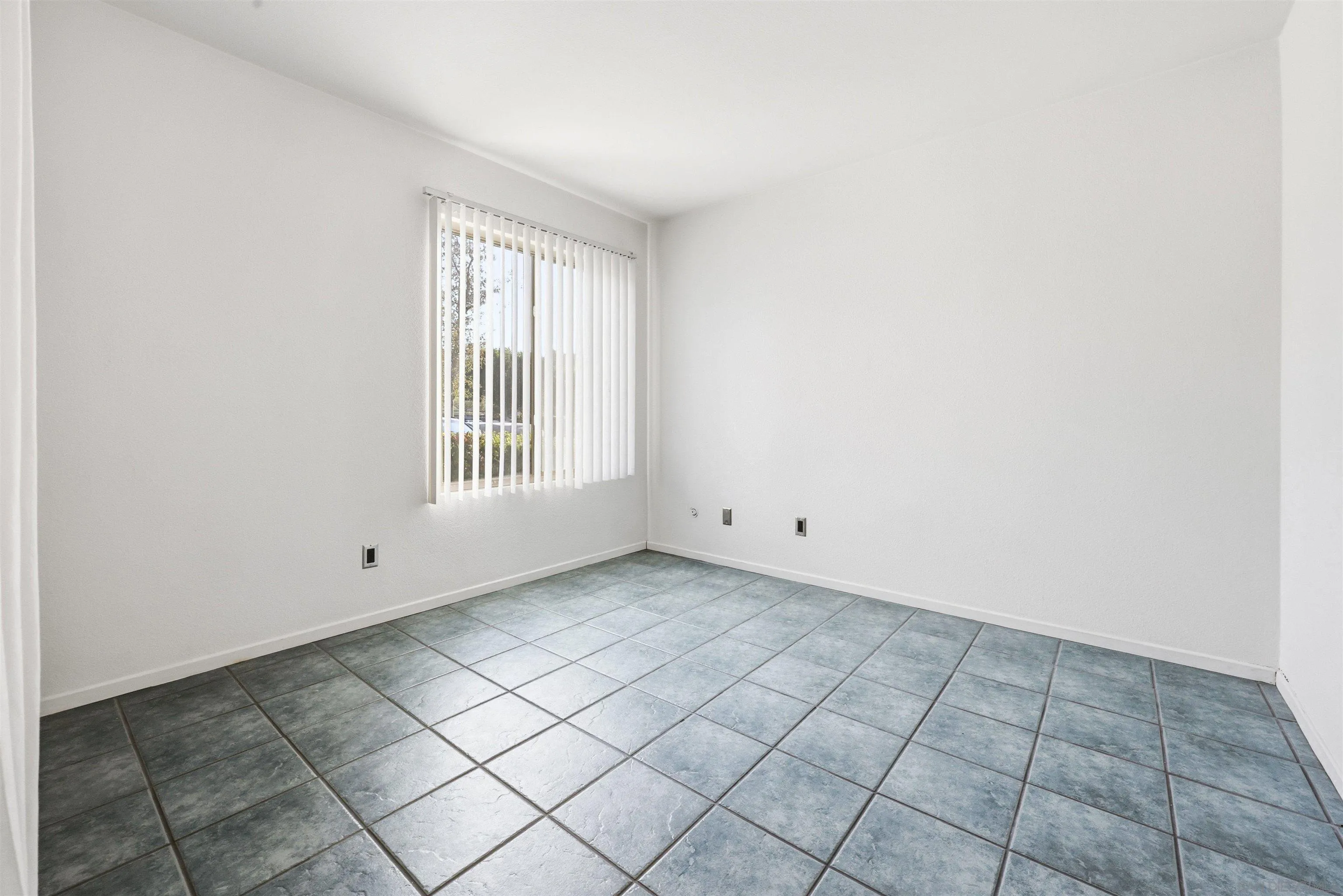 https://cdn.realtyfeed.com/cdn/127/260024885/d938afb11a15504ea5c21b874a755ebd.webp
