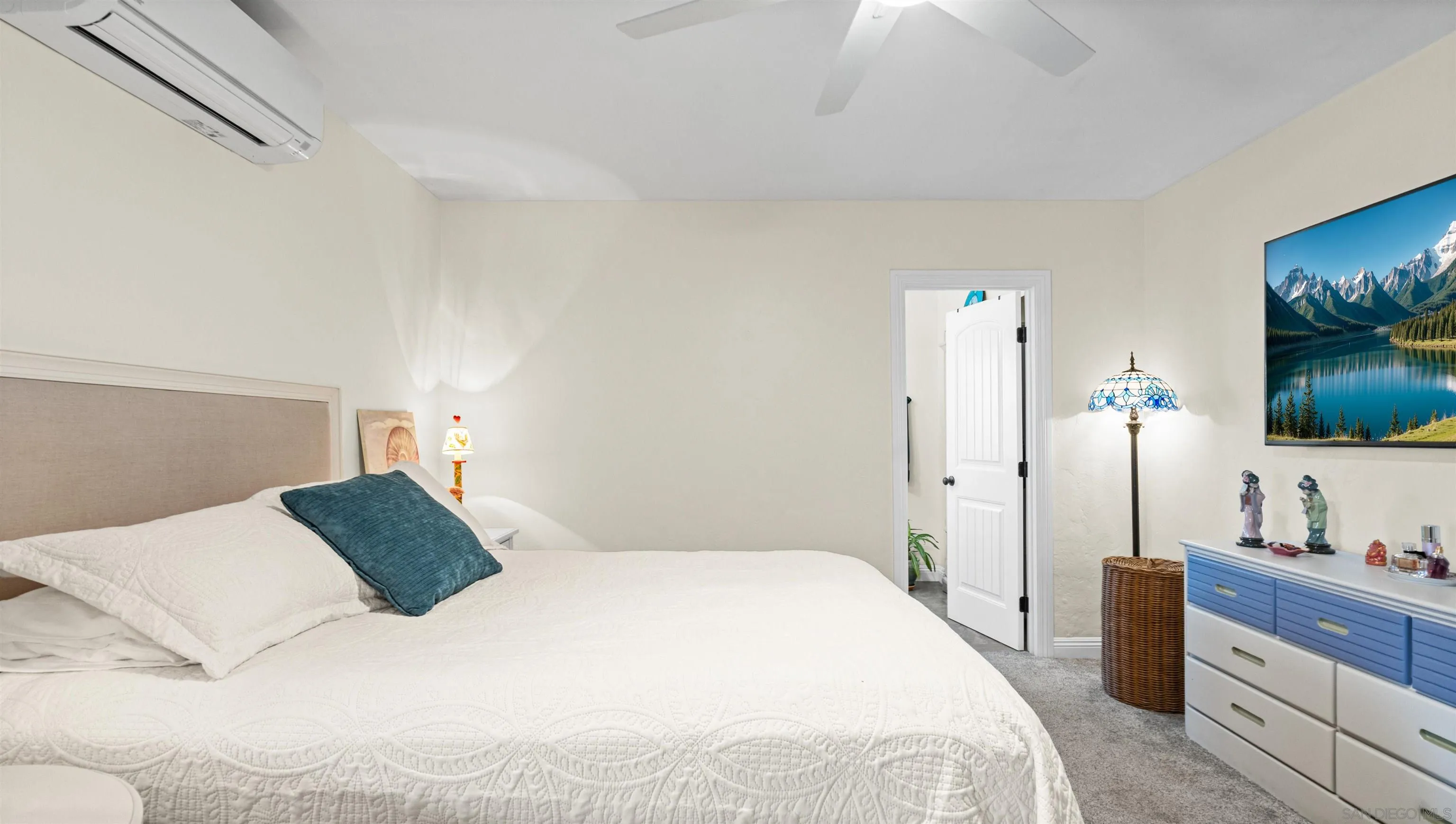 https://cdn.realtyfeed.com/cdn/127/260024890/0dd474c40bb81b84adad65e3b86b1aee.webp