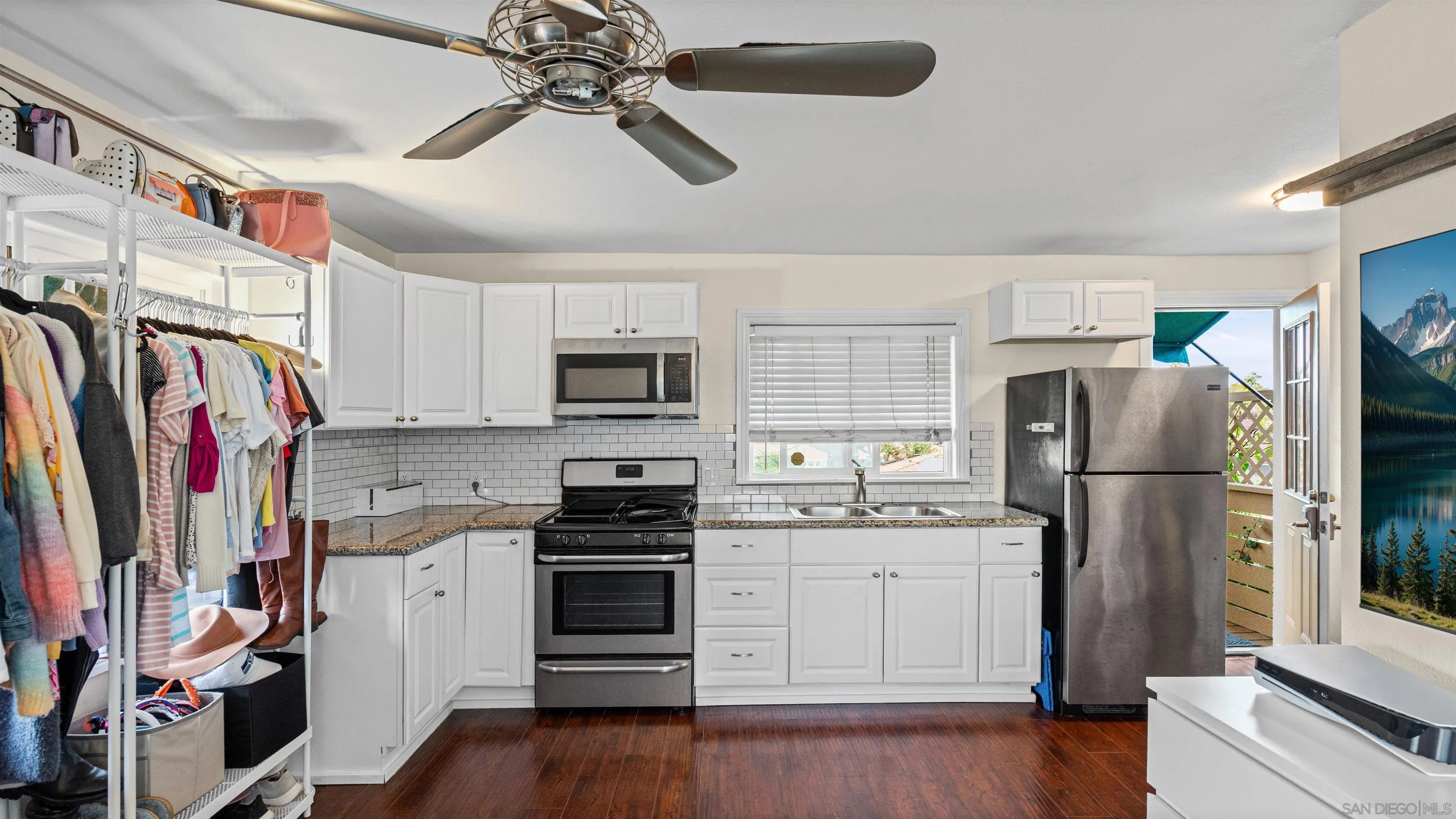 https://cdn.realtyfeed.com/cdn/127/260024890/cd5986ec55b164438382f1bd0e10f865.webp