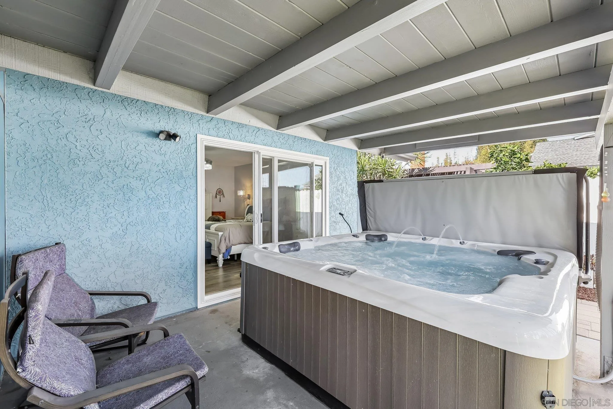 https://cdn.realtyfeed.com/cdn/127/260024898/14eca8d2b90fba2826533be7268fa705.webp