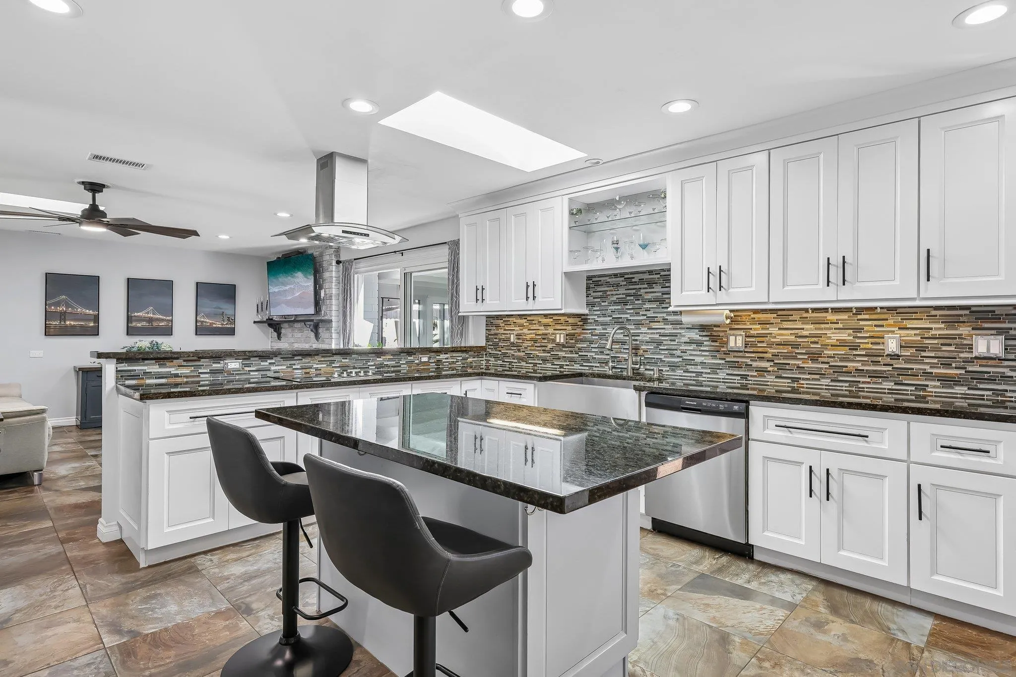 https://cdn.realtyfeed.com/cdn/127/260024898/33706efe68842514cd9571ec3a7a0450.webp