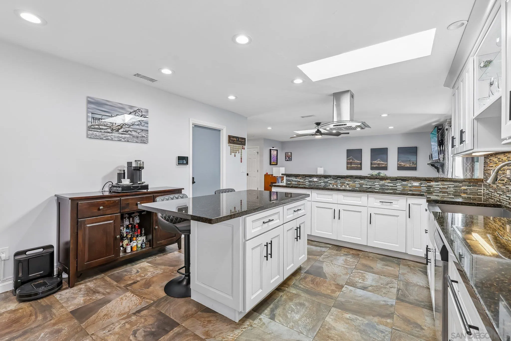 https://cdn.realtyfeed.com/cdn/127/260024898/67e19ab006e1be7a8154a7089c5f5987.webp
