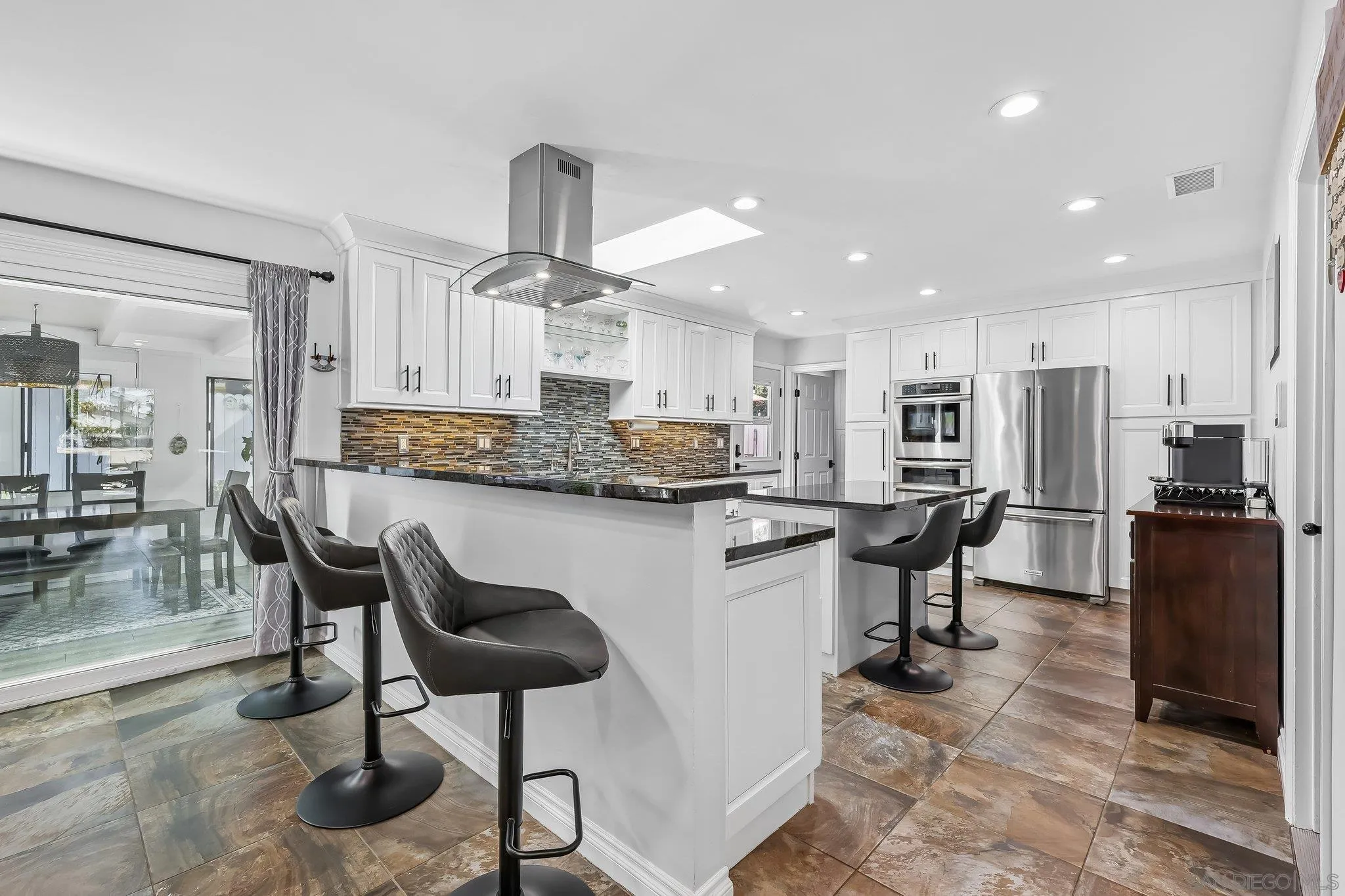 https://cdn.realtyfeed.com/cdn/127/260024898/7196527d36b8867211216094e5cee223.webp