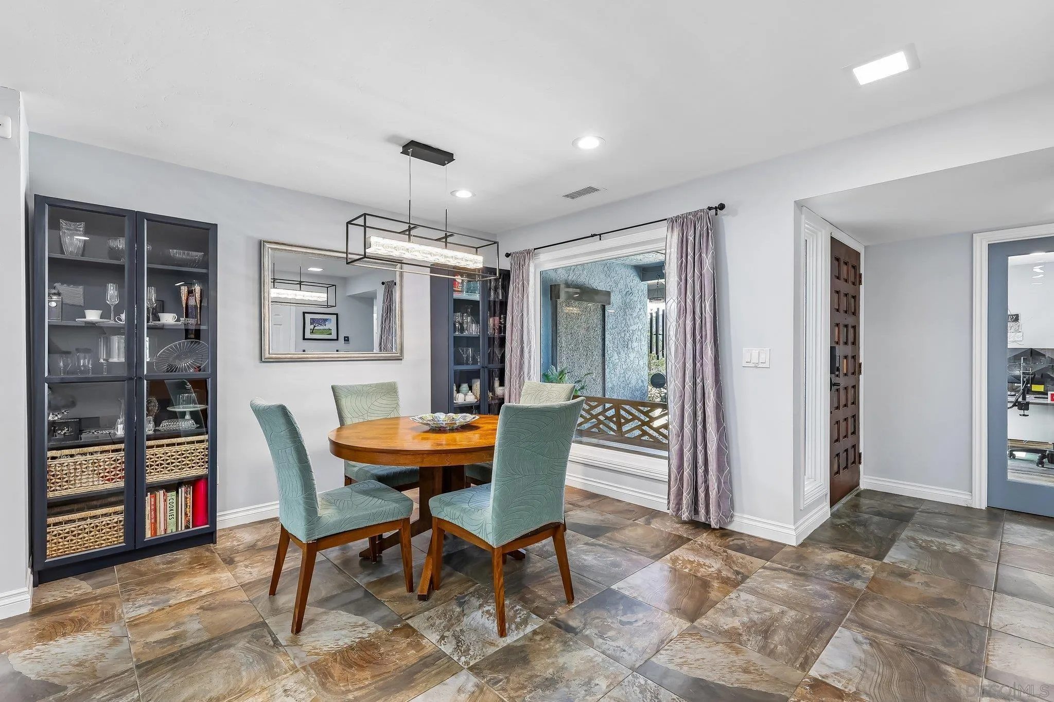 https://cdn.realtyfeed.com/cdn/127/260024898/7e618af017b10c989d24bf6c6db7f706.webp