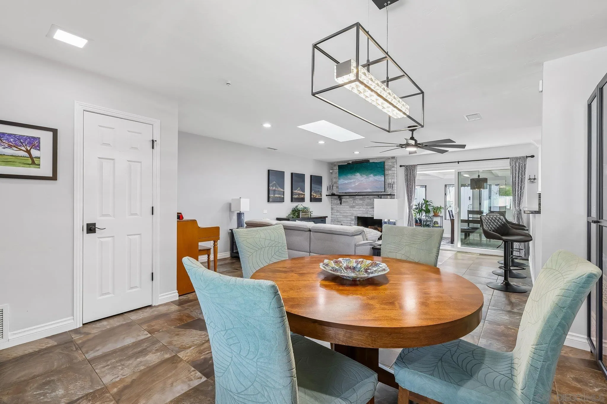 https://cdn.realtyfeed.com/cdn/127/260024898/9294185b282f3e45fca2fa1471c2eed9.webp