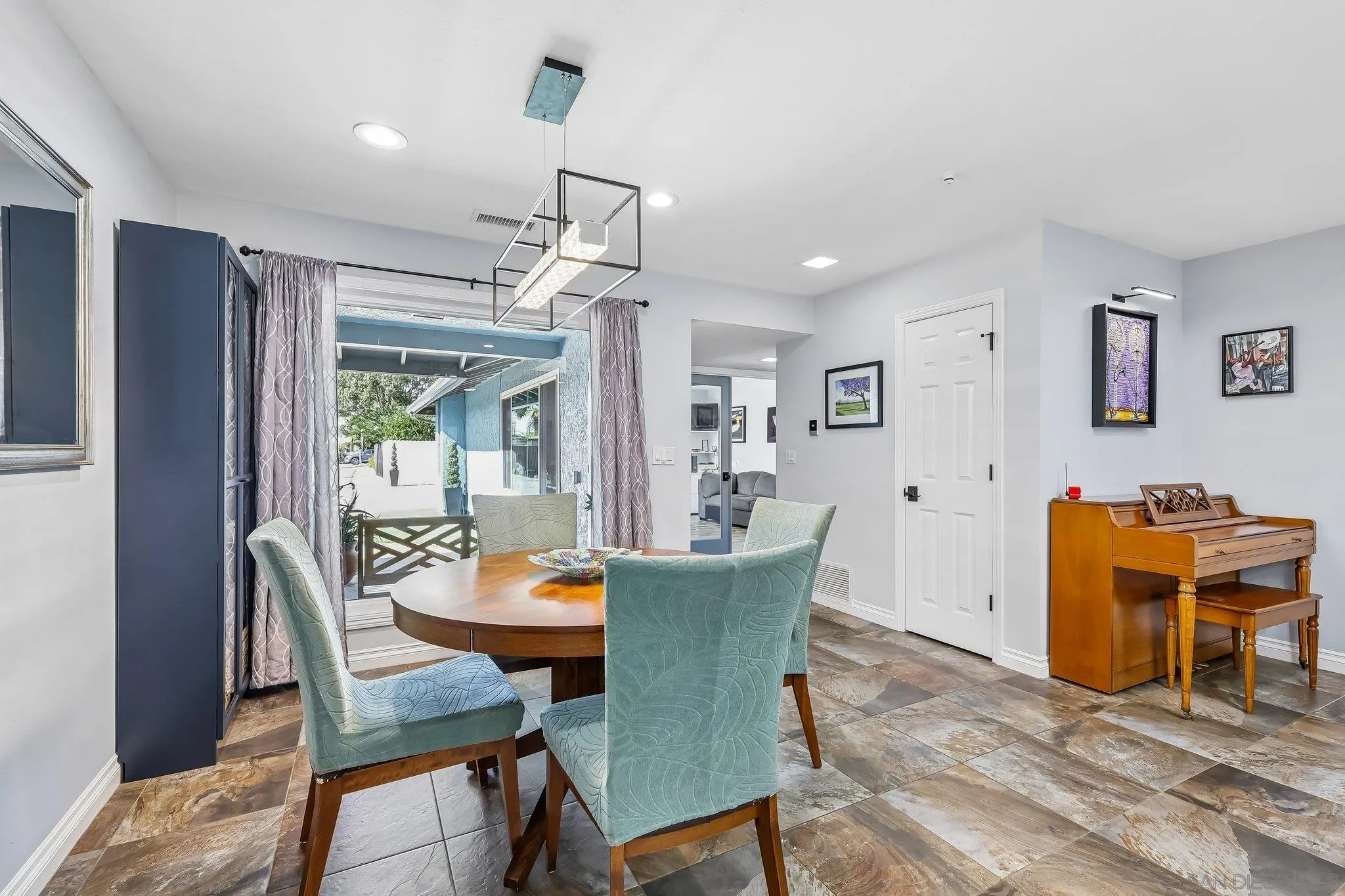 https://cdn.realtyfeed.com/cdn/127/260024898/9887196e4045d63f6e3ebe3197198196.webp