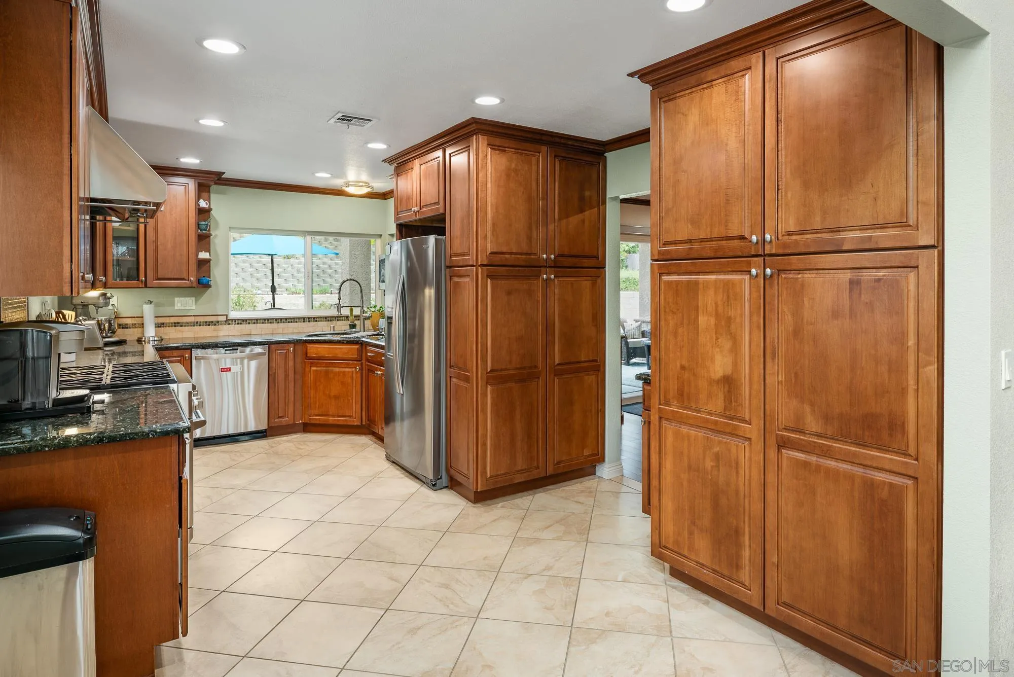 https://cdn.realtyfeed.com/cdn/127/2600249/8dc0b8bad827114dcfe9b15819fb9803.webp