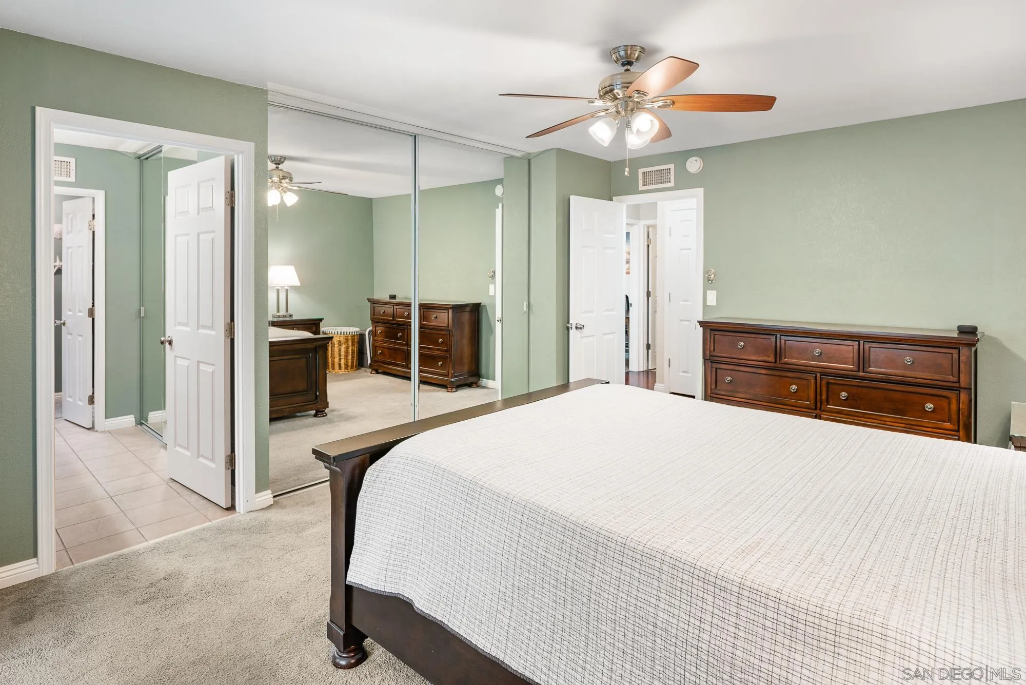 https://cdn.realtyfeed.com/cdn/127/2600249/f05348352c99a259096f76349d9a0617.webp