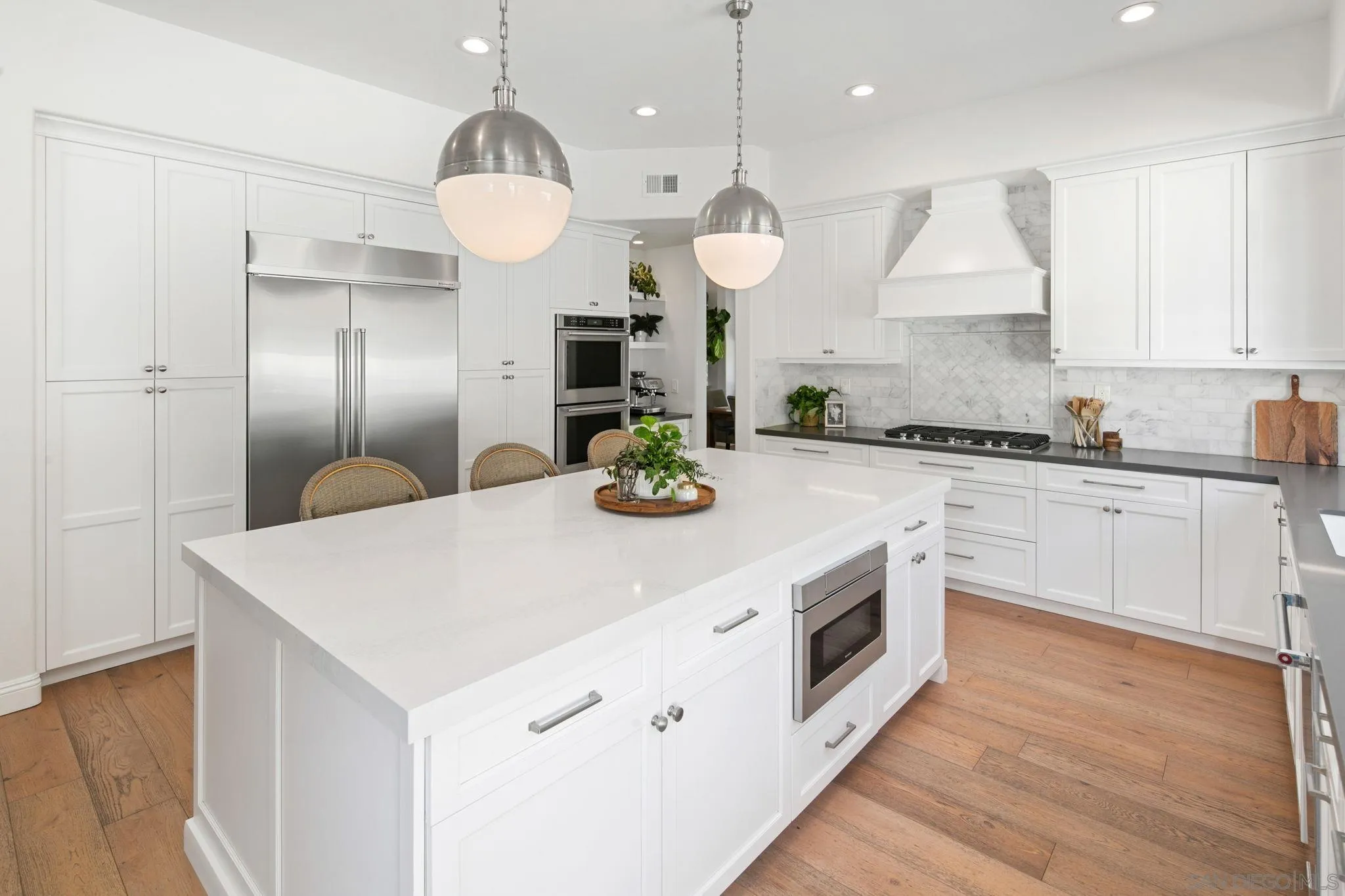 https://cdn.realtyfeed.com/cdn/127/260024900/180f8fd339cd4a1e68ed8ba2e9f1e965.webp