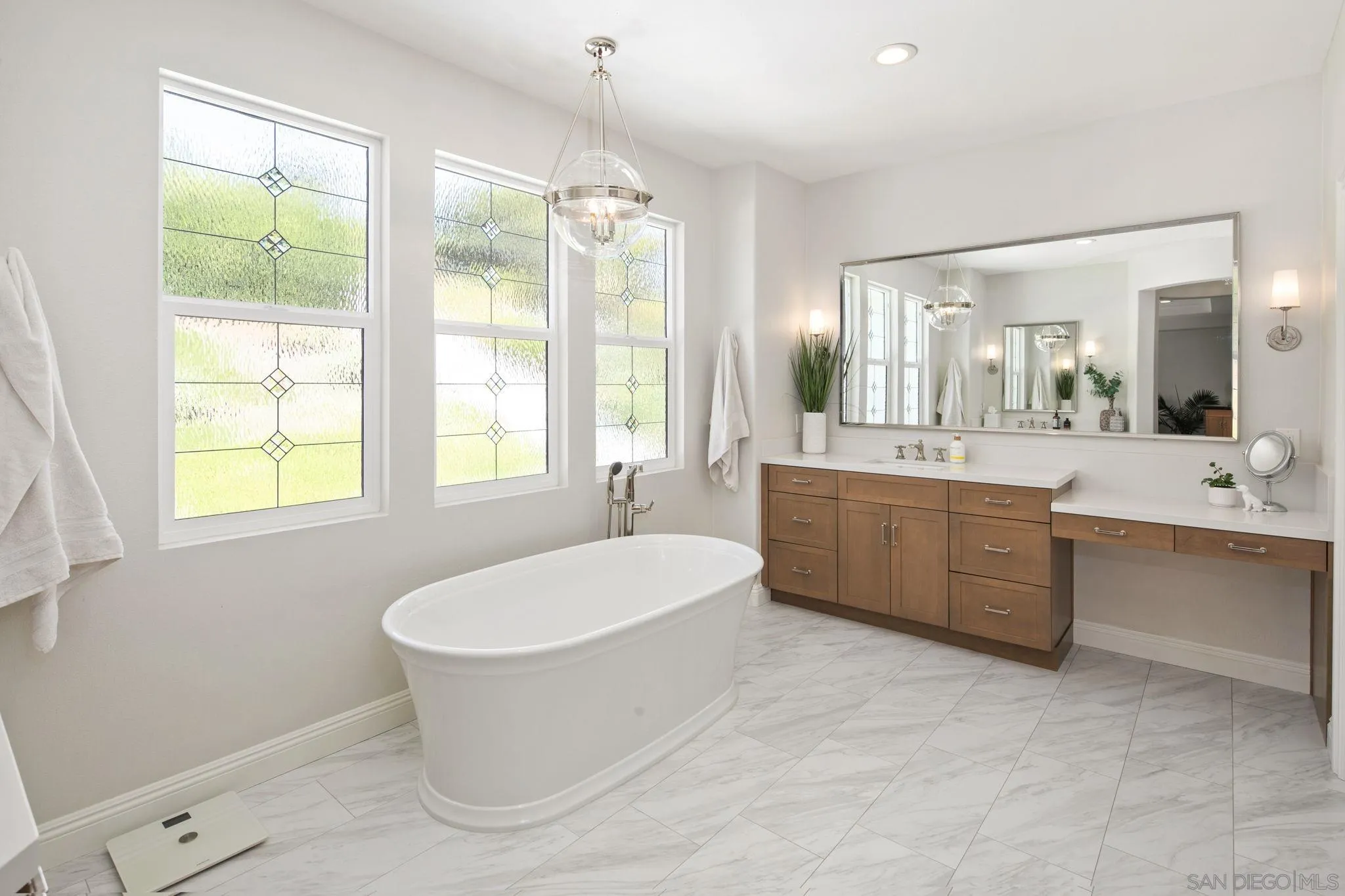 https://cdn.realtyfeed.com/cdn/127/260024900/2091f2e477505d2dca3da9649ae58d27.webp