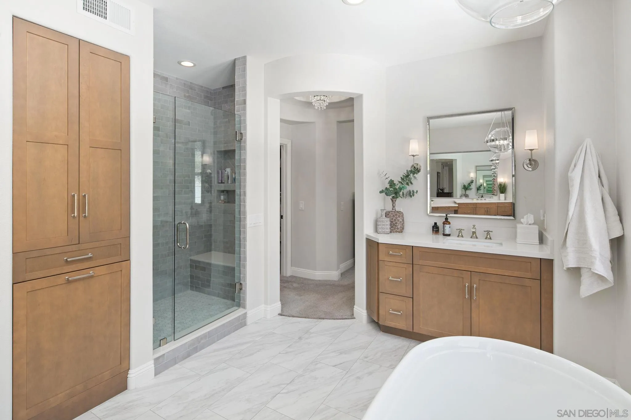 https://cdn.realtyfeed.com/cdn/127/260024900/235995ffb384367112e14ece11ea67a4.webp