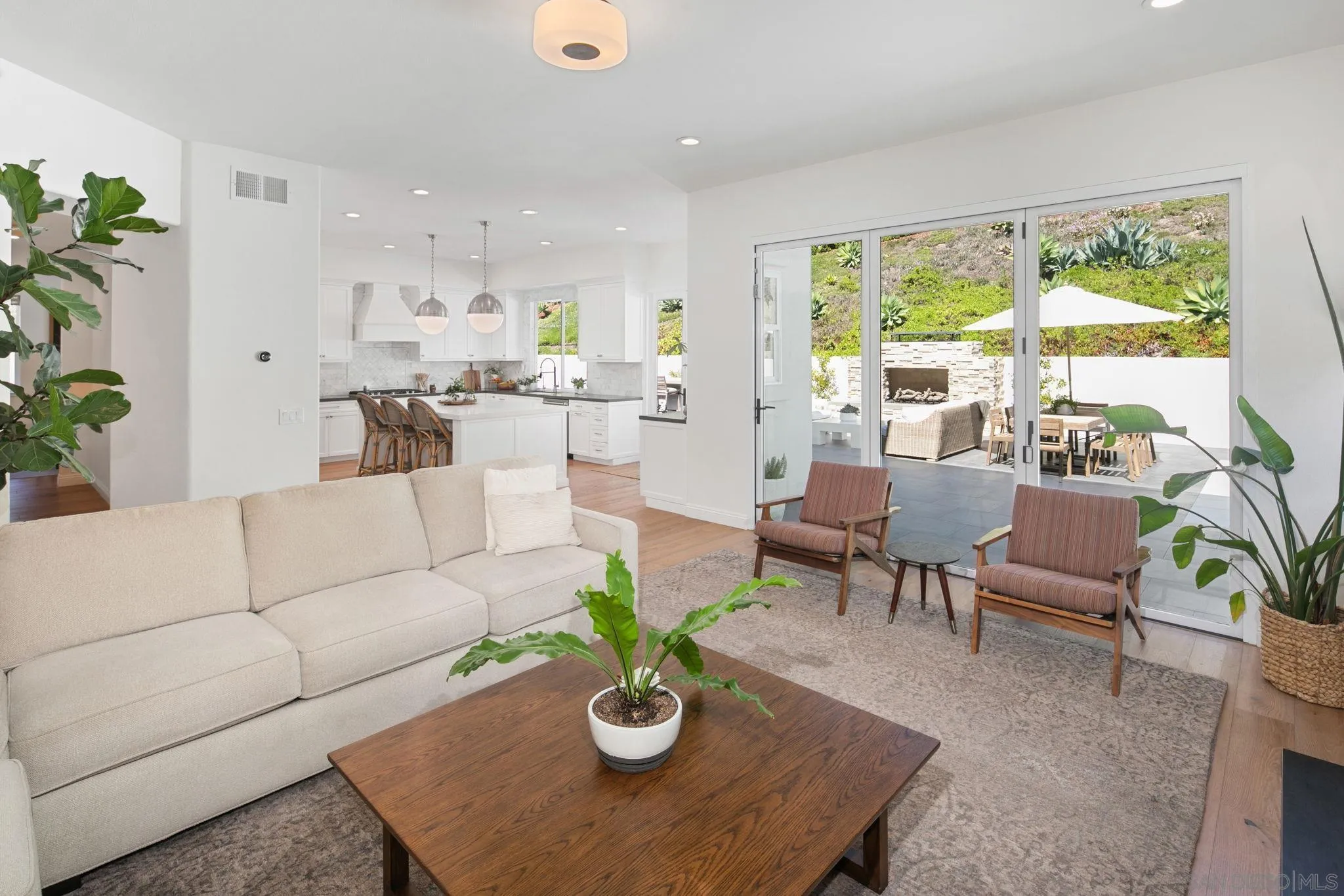 https://cdn.realtyfeed.com/cdn/127/260024900/289bea084f630ce1d8970abb56e52f28.webp