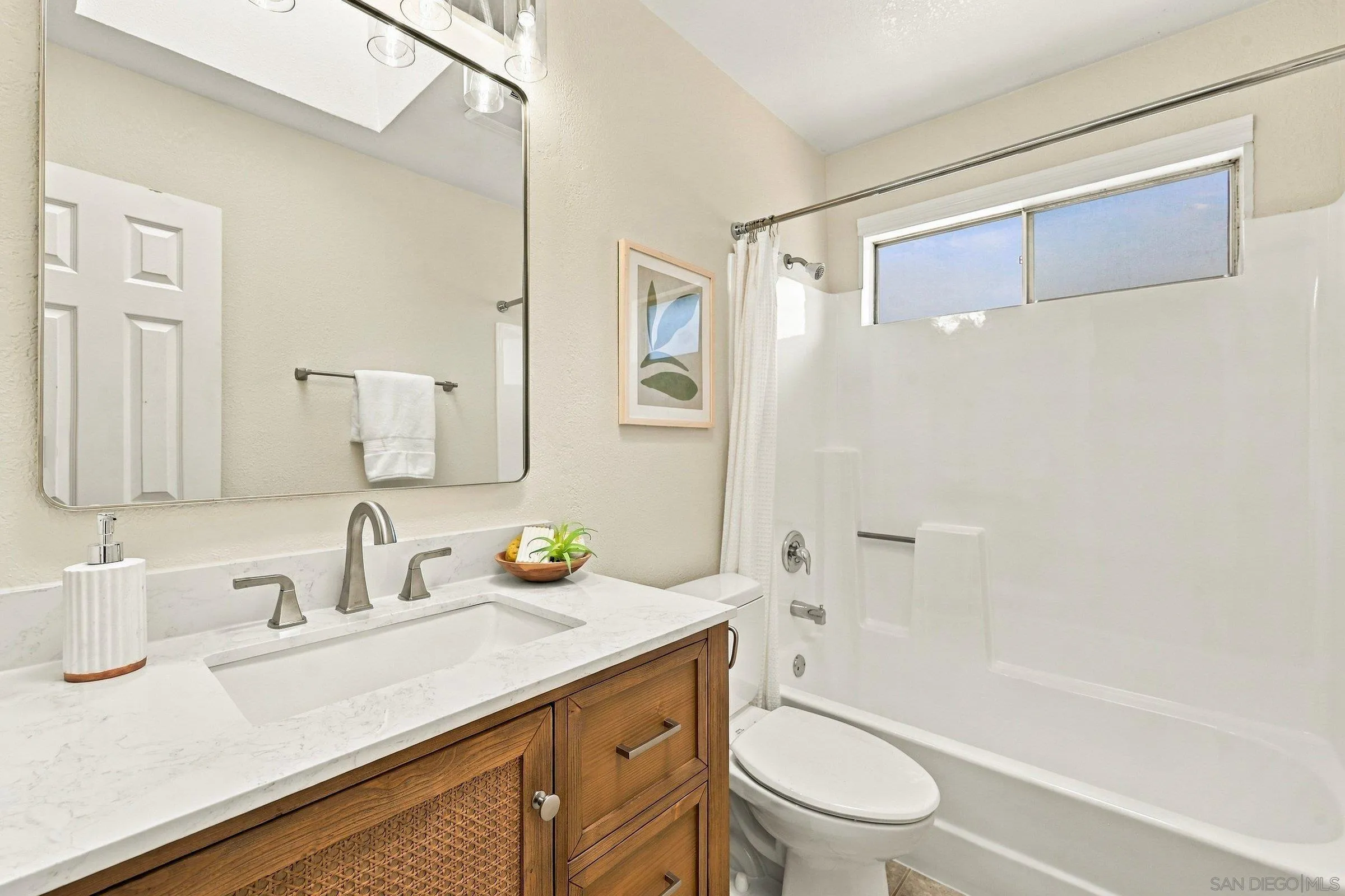 https://cdn.realtyfeed.com/cdn/127/260024901/fa181097b7ba020d4ebc724c26616fd8.webp