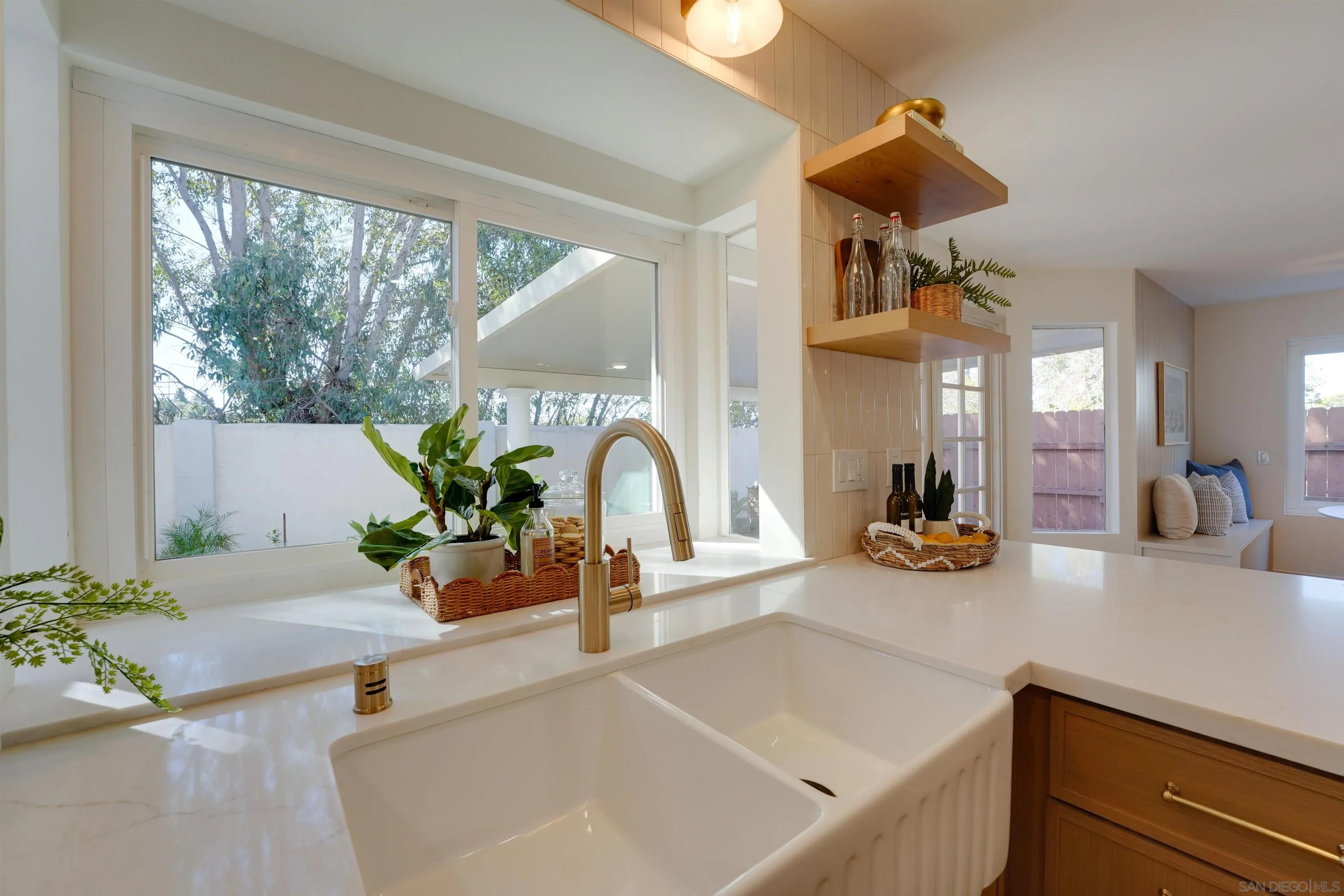 https://cdn.realtyfeed.com/cdn/127/260024906/1865929b705497909c4582d0497b03c7.webp
