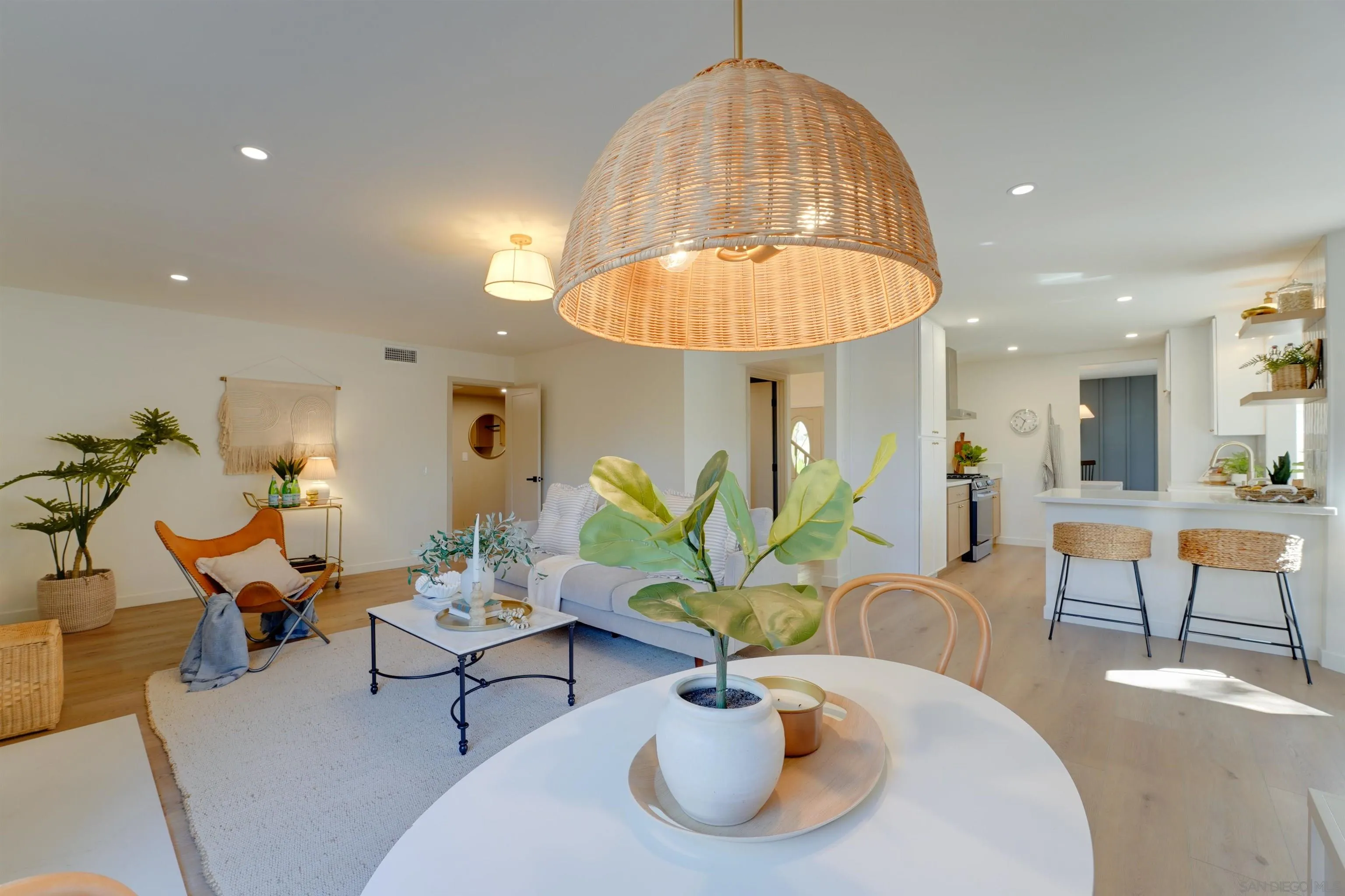 https://cdn.realtyfeed.com/cdn/127/260024906/391896a4e7b82e569233c5b2dec44ec7.webp
