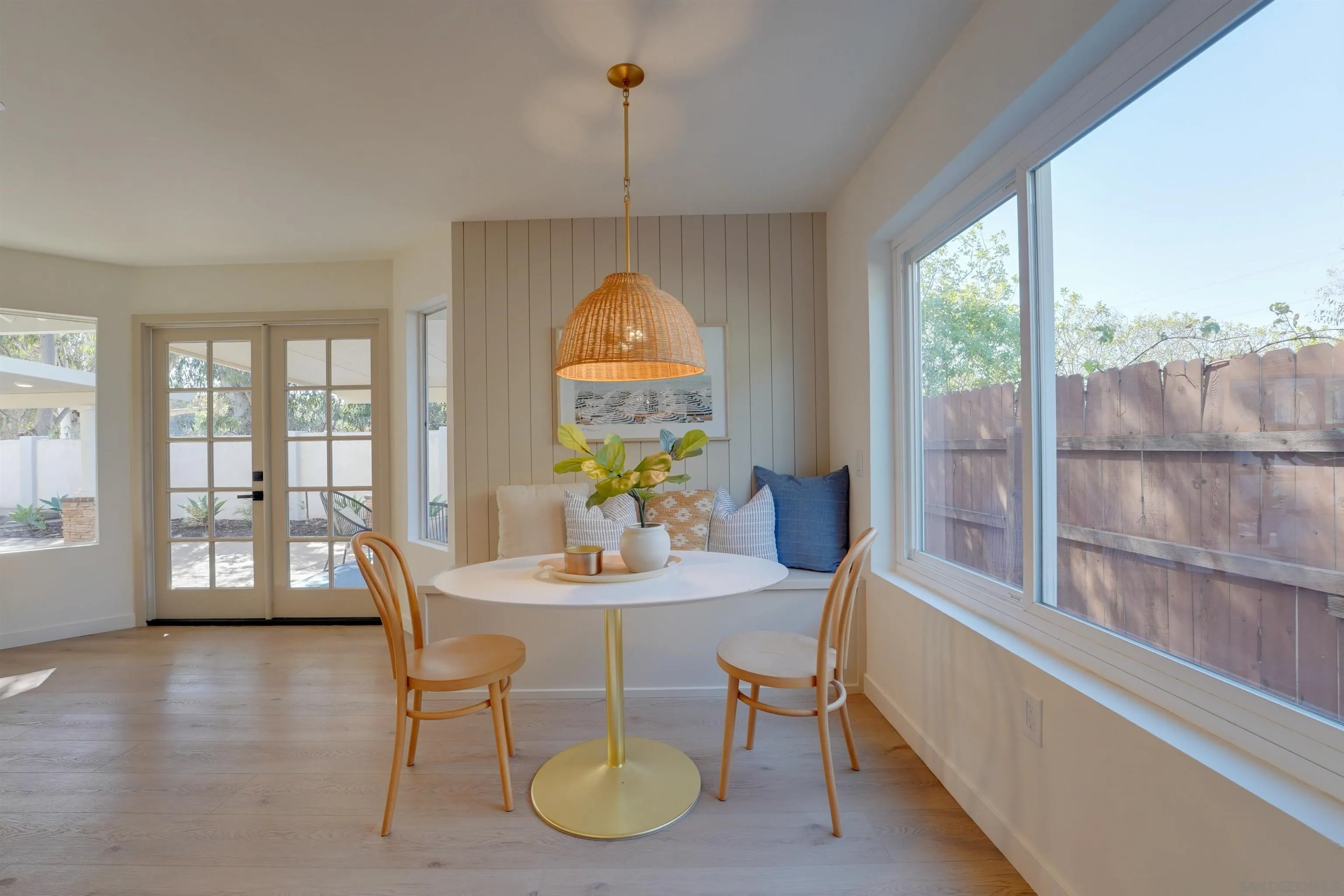 https://cdn.realtyfeed.com/cdn/127/260024906/3b749dffda41df00d5ef62642656edf4.webp