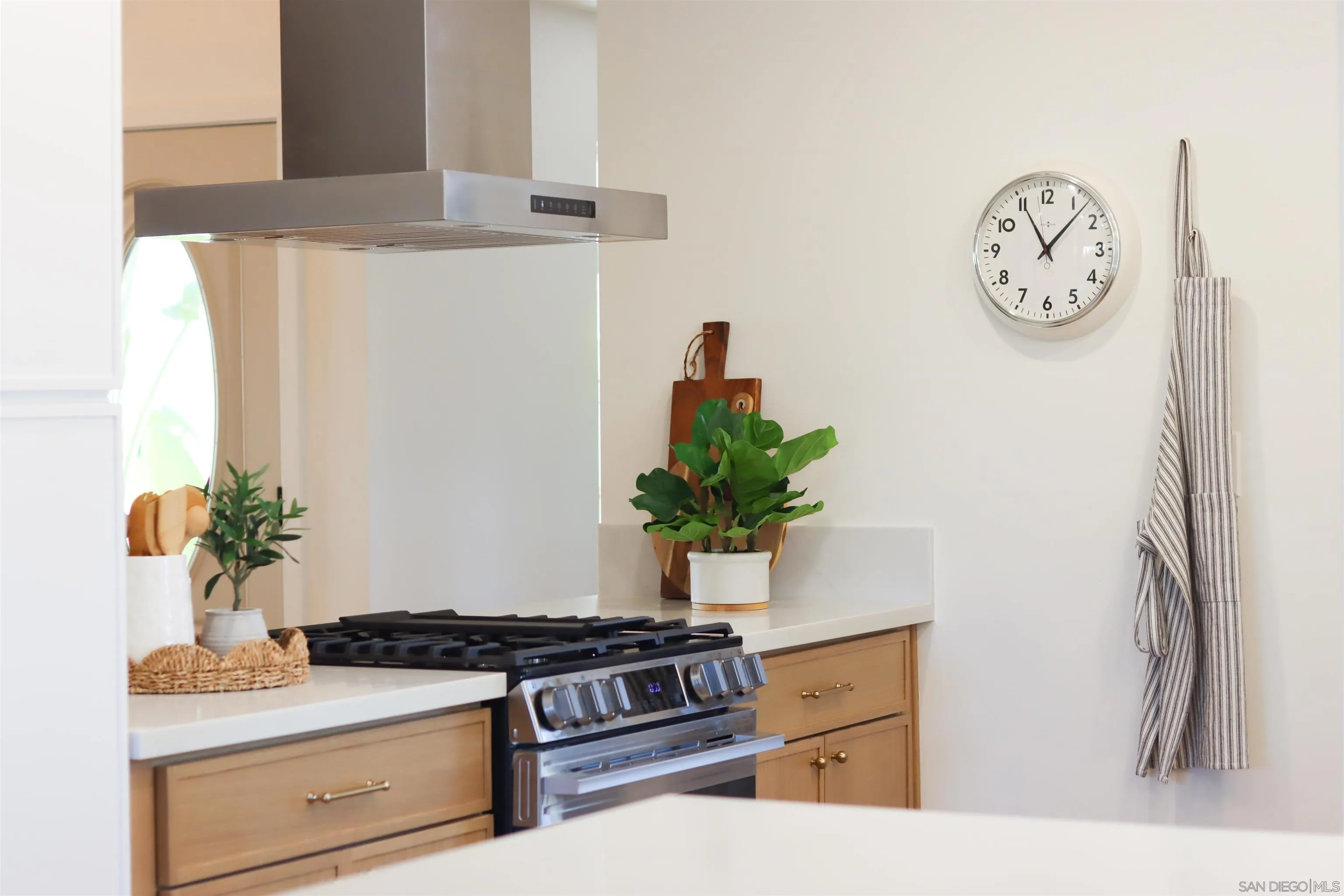 https://cdn.realtyfeed.com/cdn/127/260024906/46bd9243c497fb631a508d0365646bdf.webp