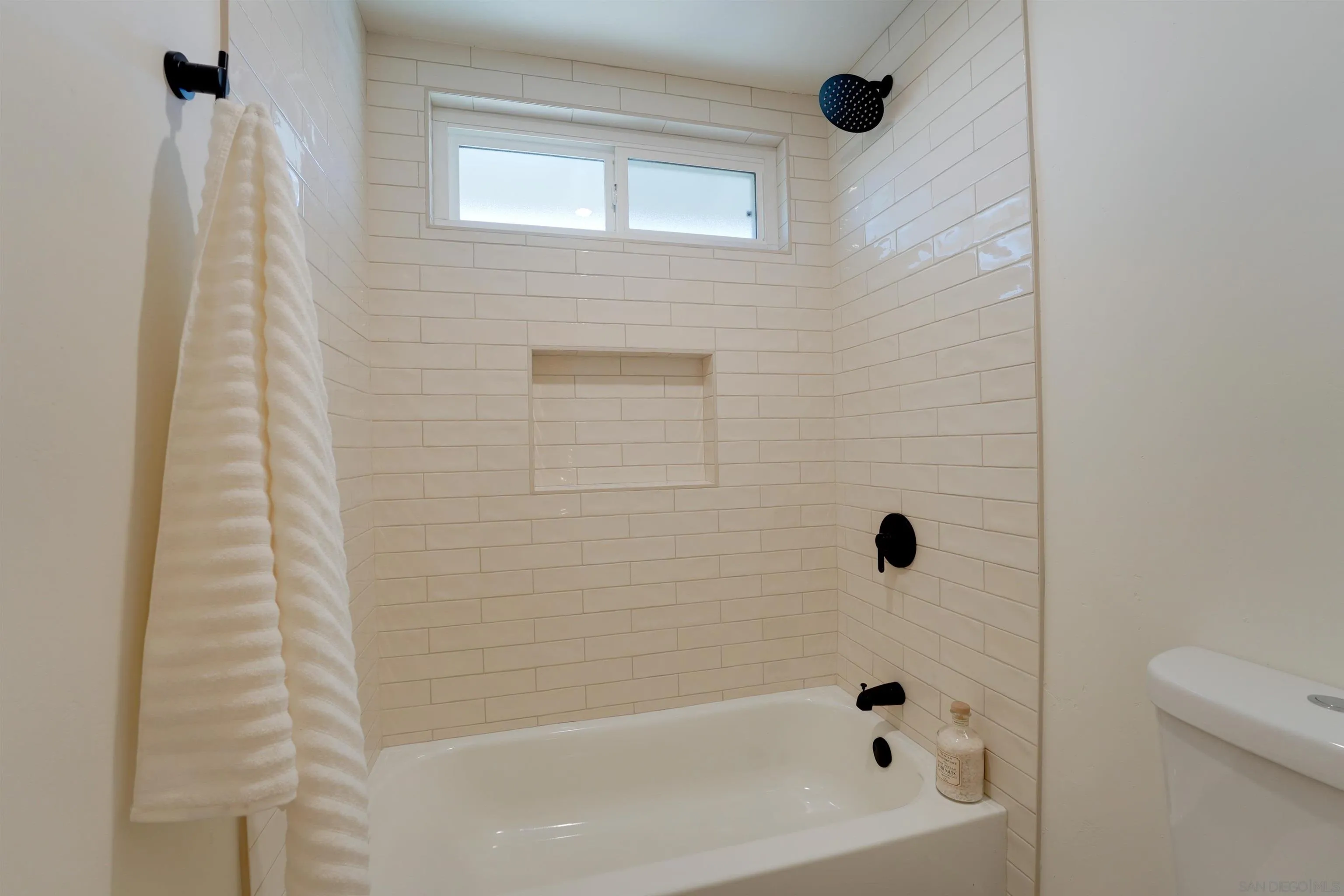 https://cdn.realtyfeed.com/cdn/127/260024906/590537b9b99a70f32fe3c62175fbed47.webp