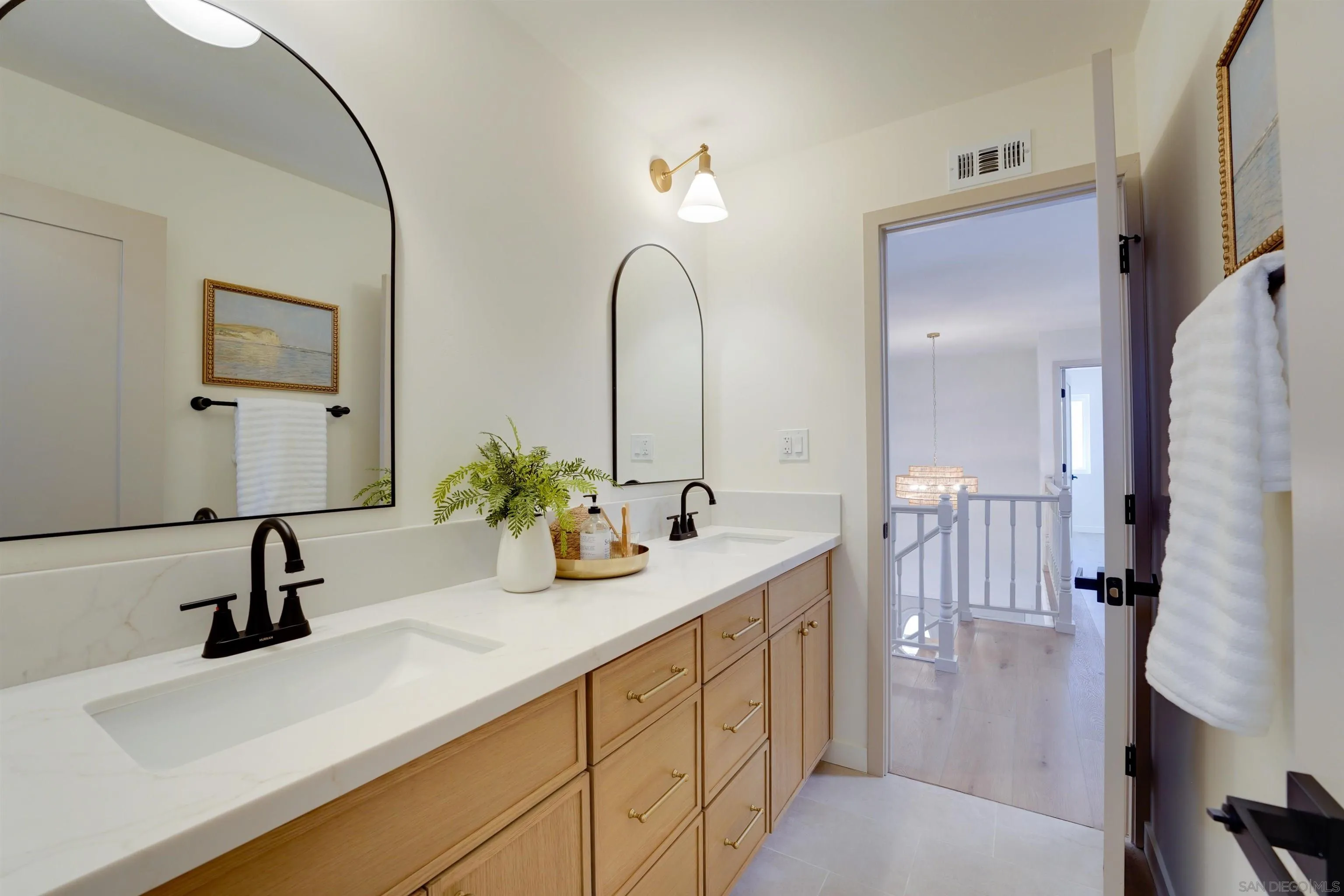 https://cdn.realtyfeed.com/cdn/127/260024906/9ea66c4dde3f536ea380f4b8604f4cd3.webp