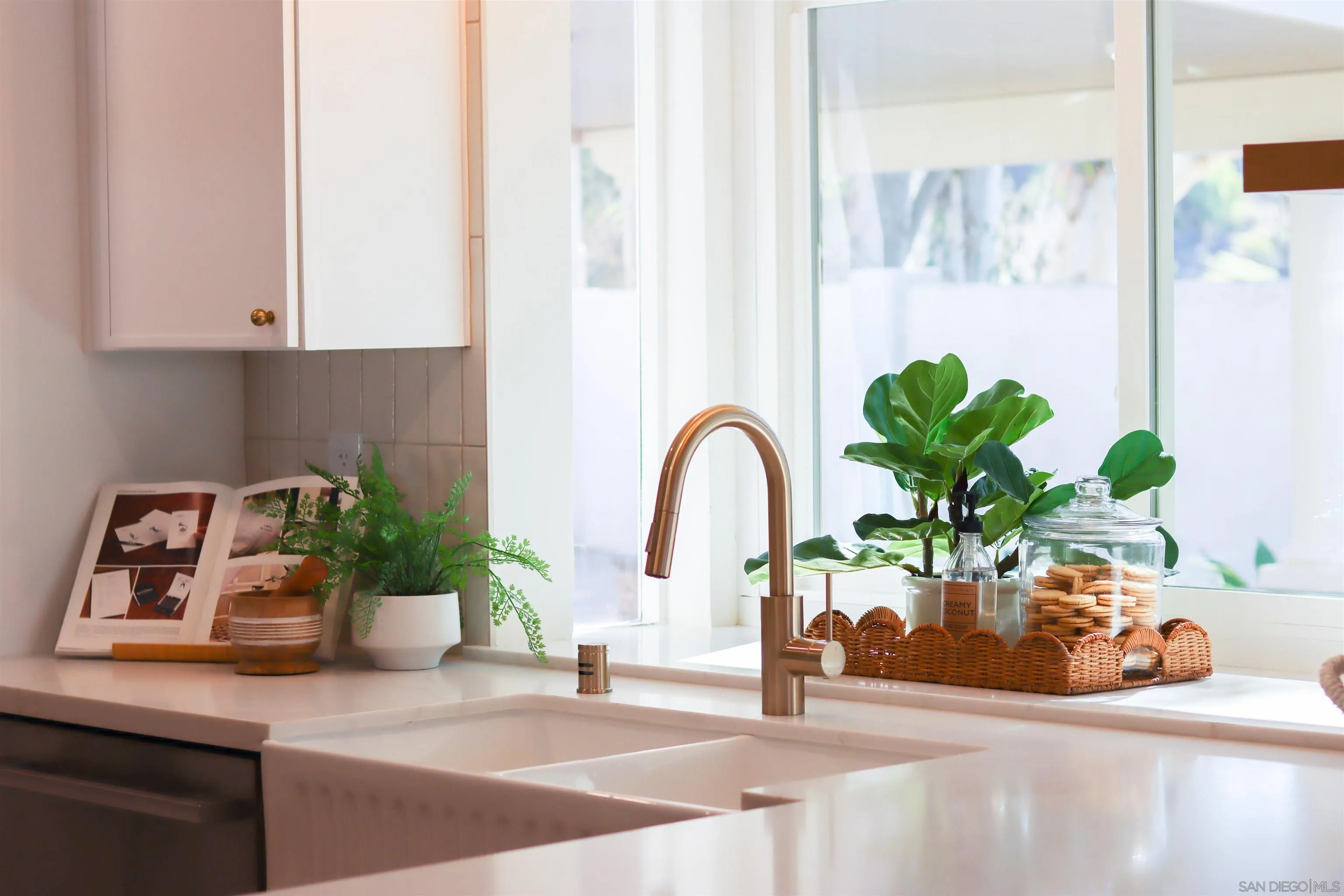 https://cdn.realtyfeed.com/cdn/127/260024906/c7e8bf16d2581f902e41811188c2884b.webp