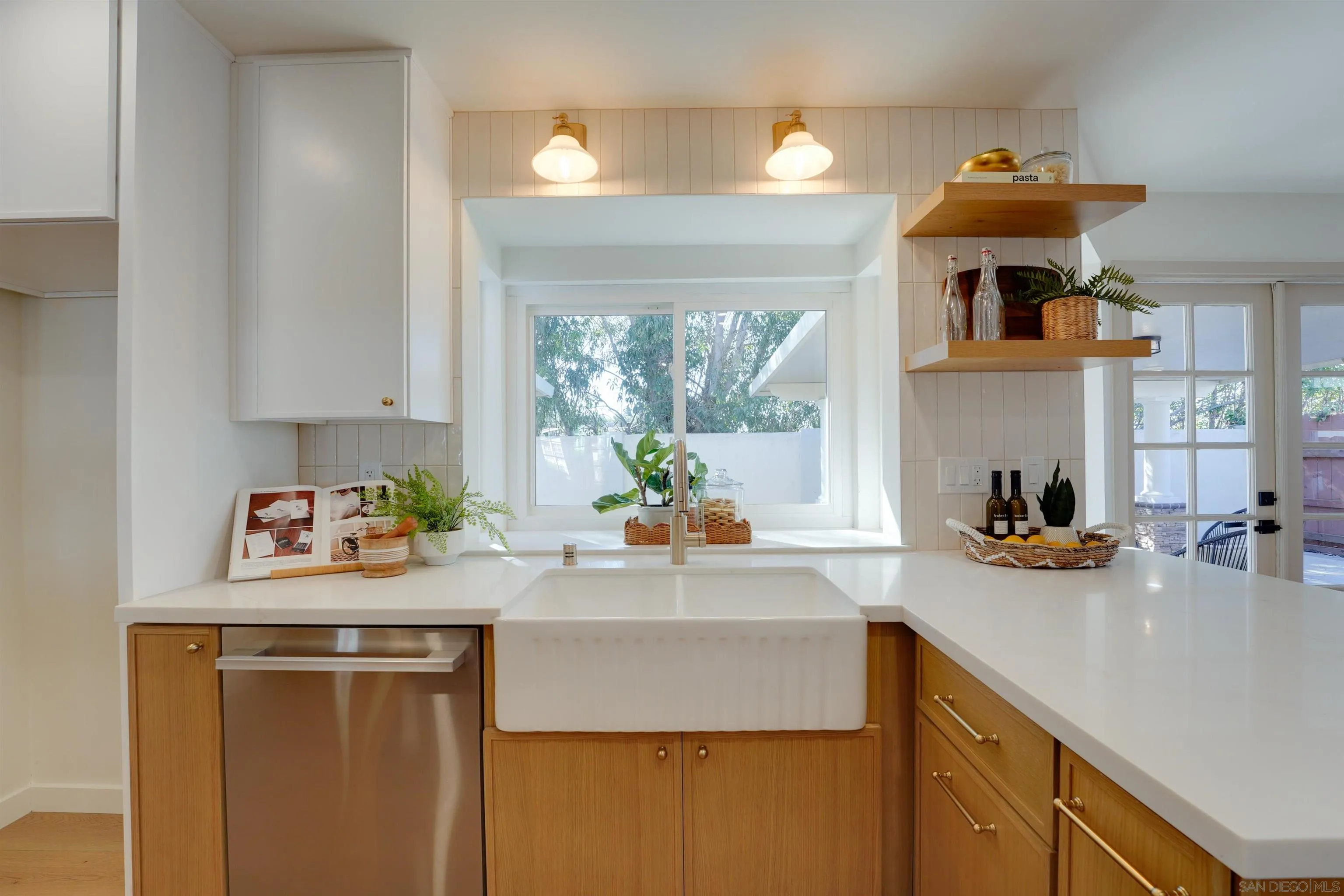 https://cdn.realtyfeed.com/cdn/127/260024906/c816549617e4f7f2be457fa562c4ce41.webp