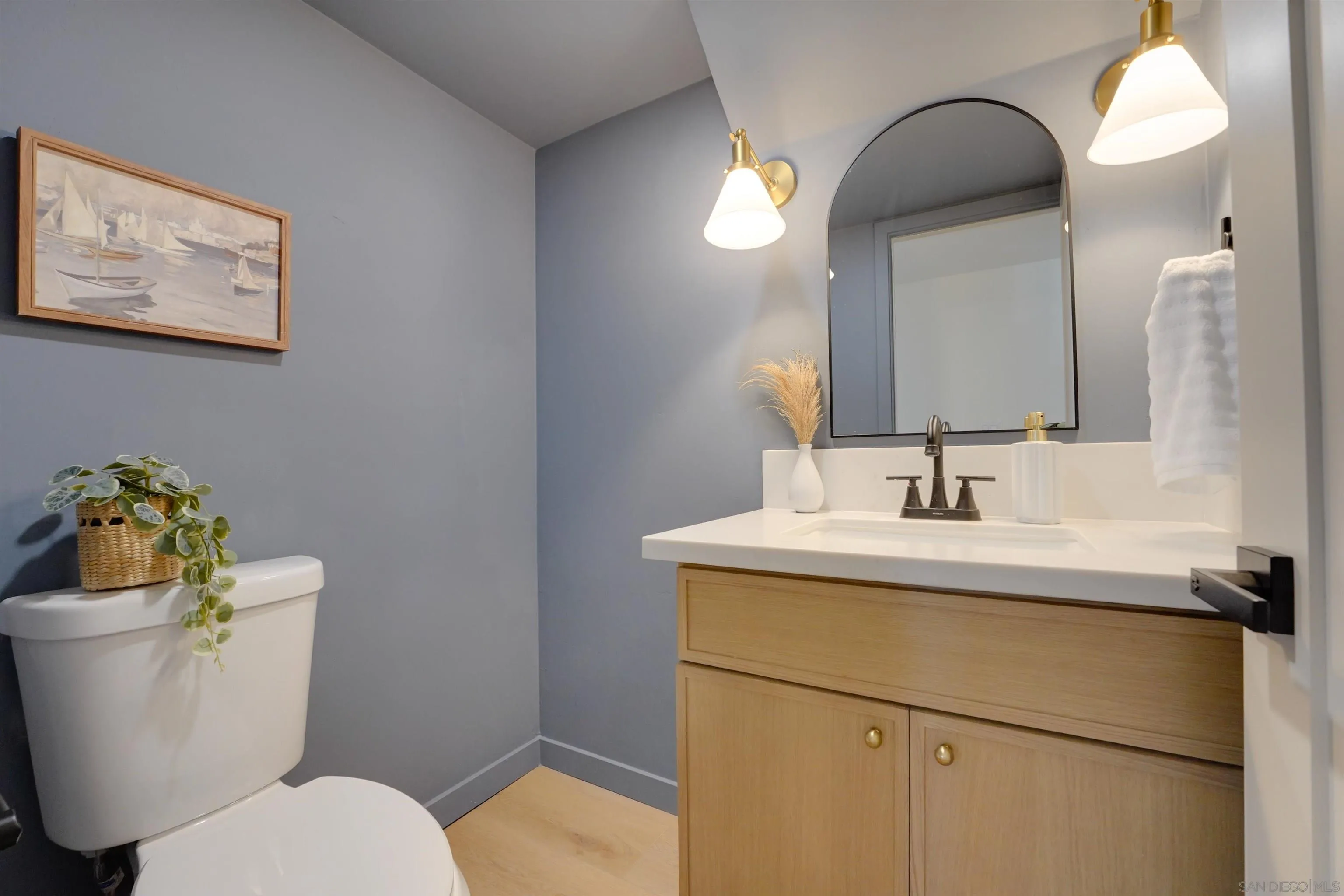 https://cdn.realtyfeed.com/cdn/127/260024906/d701be5294141fc824f1aa39f774592a.webp