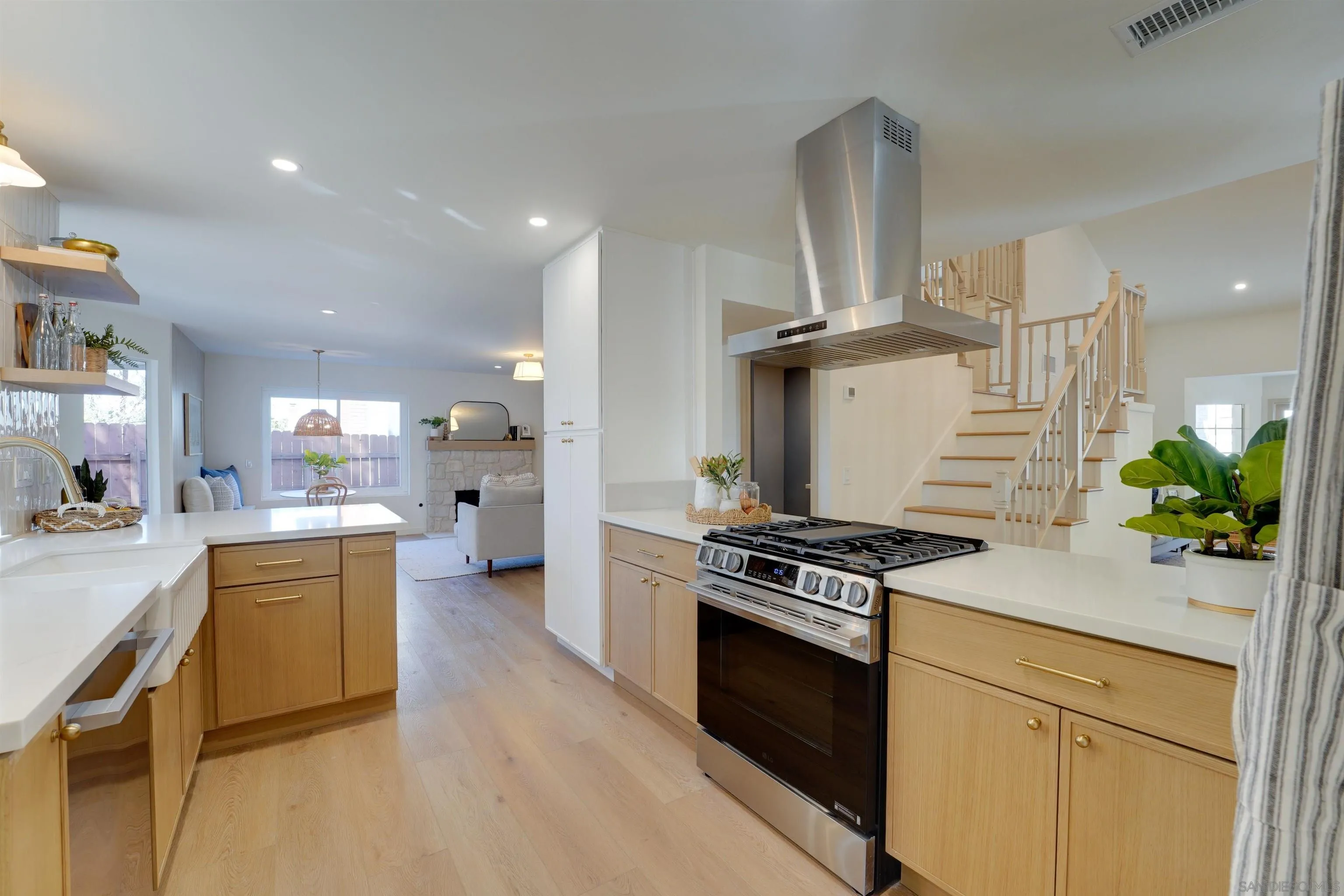 https://cdn.realtyfeed.com/cdn/127/260024906/e6bac04f84f3e325928e8bc98a291d53.webp