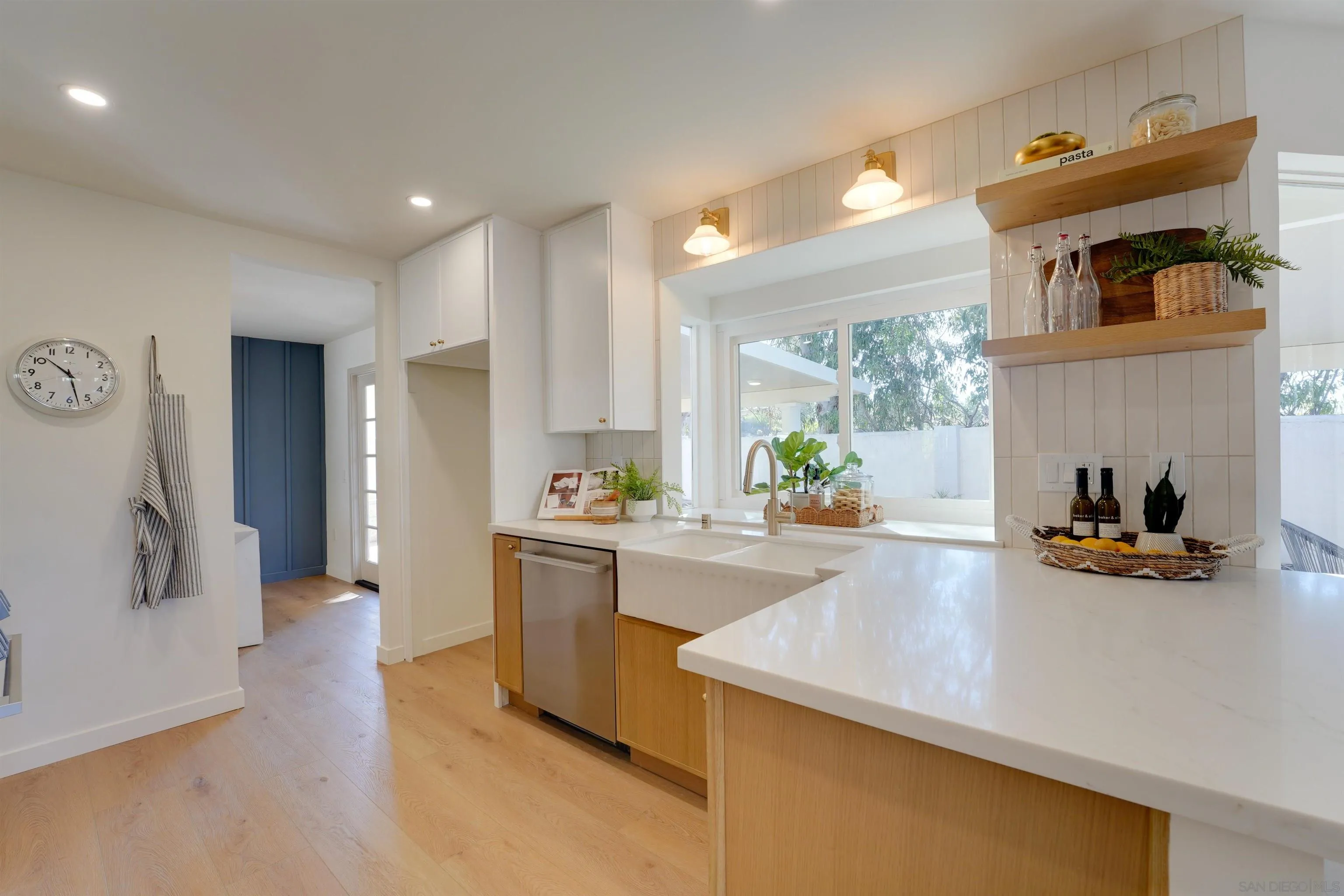 https://cdn.realtyfeed.com/cdn/127/260024906/ee97d68c0477db428e24ec44d0fa1fb6.webp