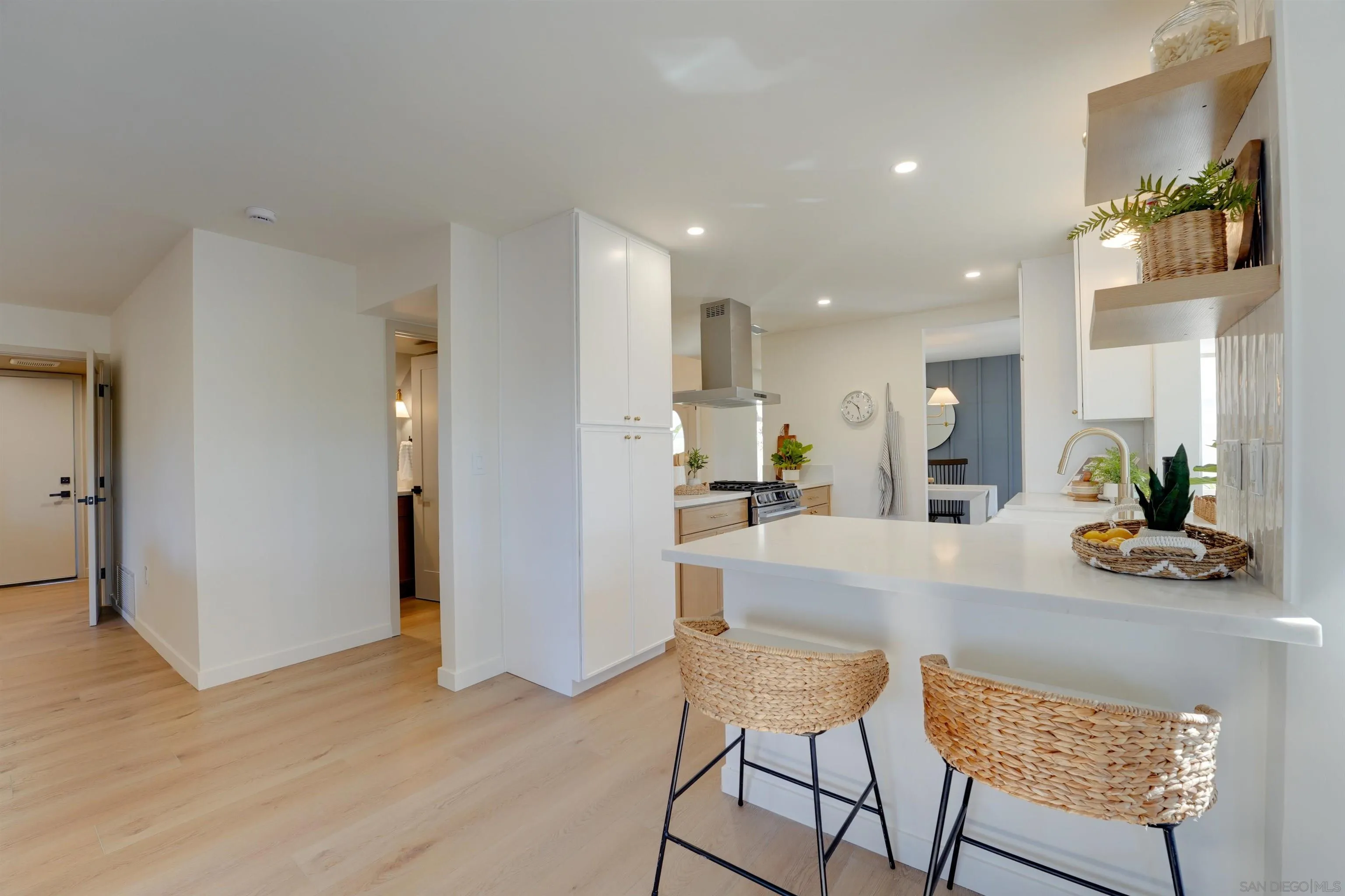 https://cdn.realtyfeed.com/cdn/127/260024906/f4bc908b26a355a9185edb80f57c903d.webp