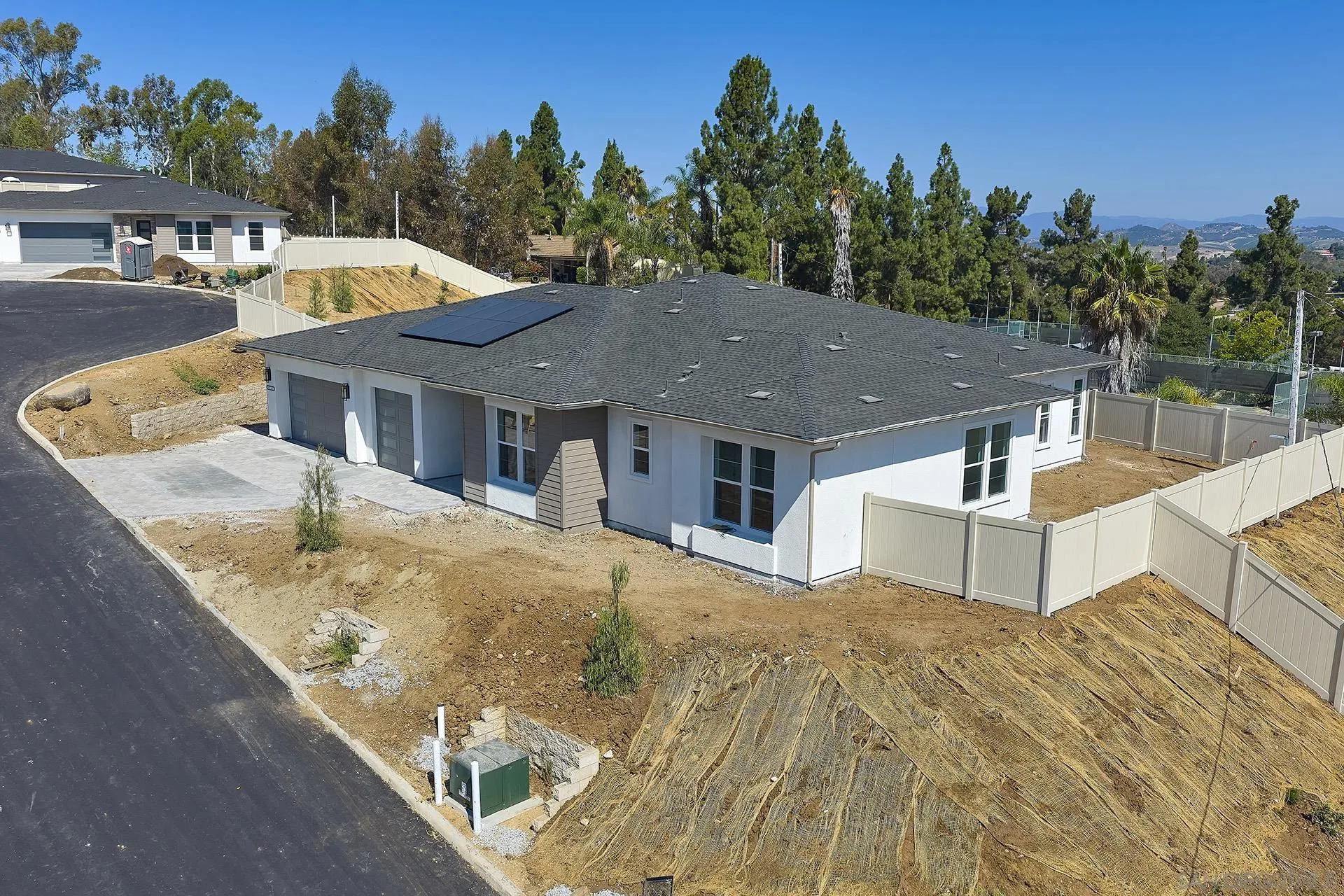 1746 Ishihara Rd, Vista, CA 92084