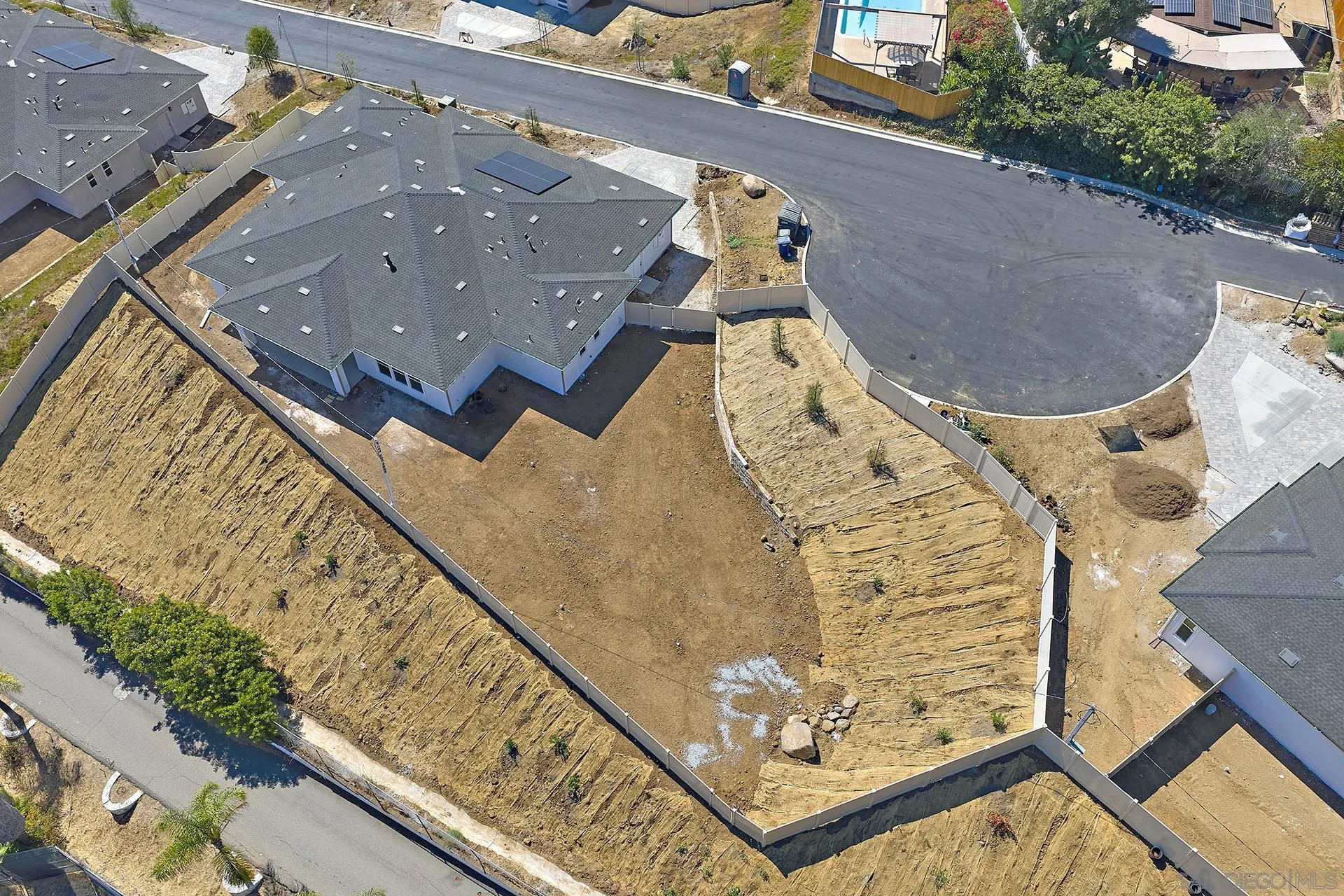 1746 Ishihara Rd, Vista, CA 92084