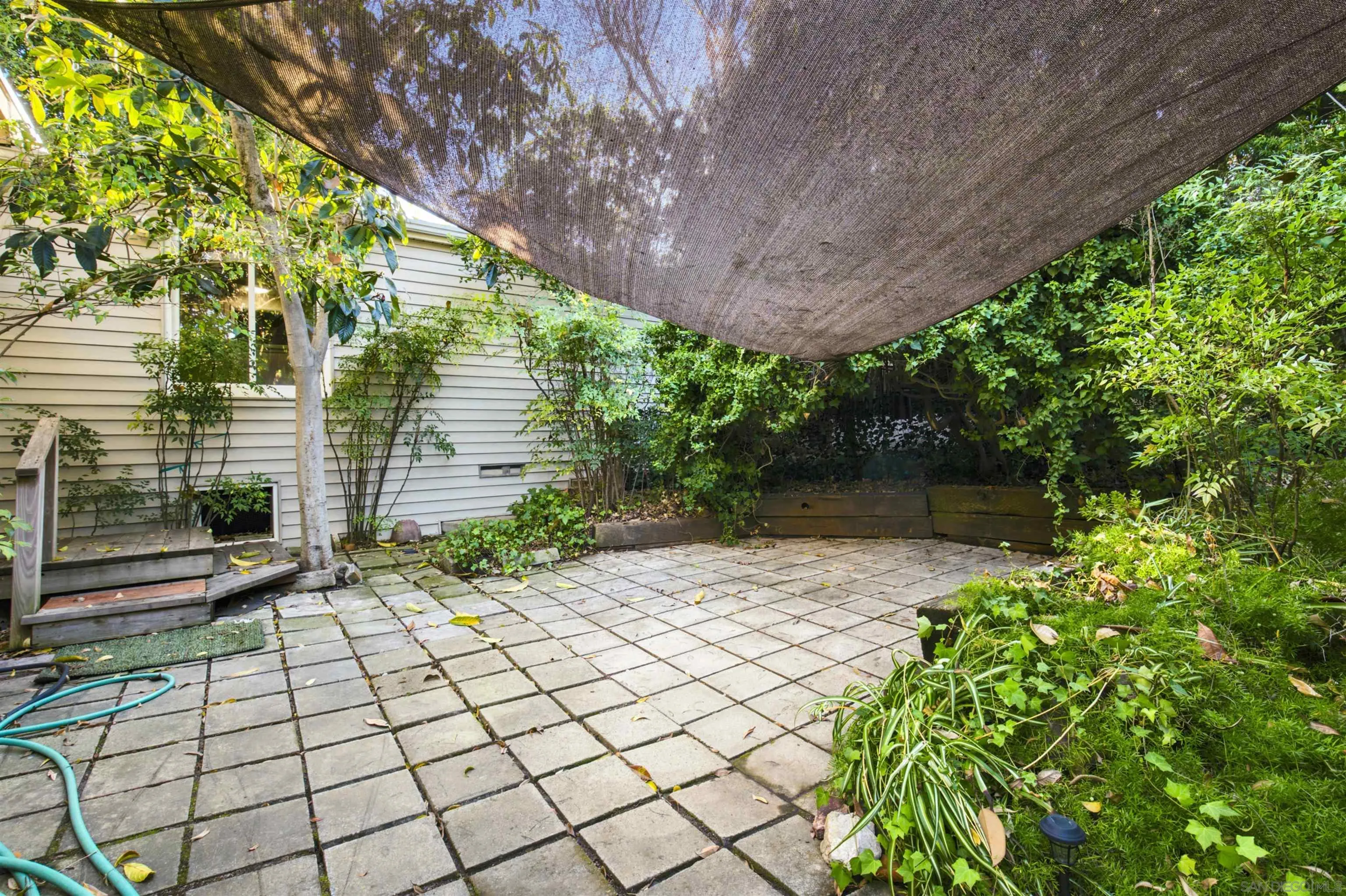 https://cdn.realtyfeed.com/cdn/127/260024925/c738c928e6f6d7df0e20bdbfc0abdcc1.webp