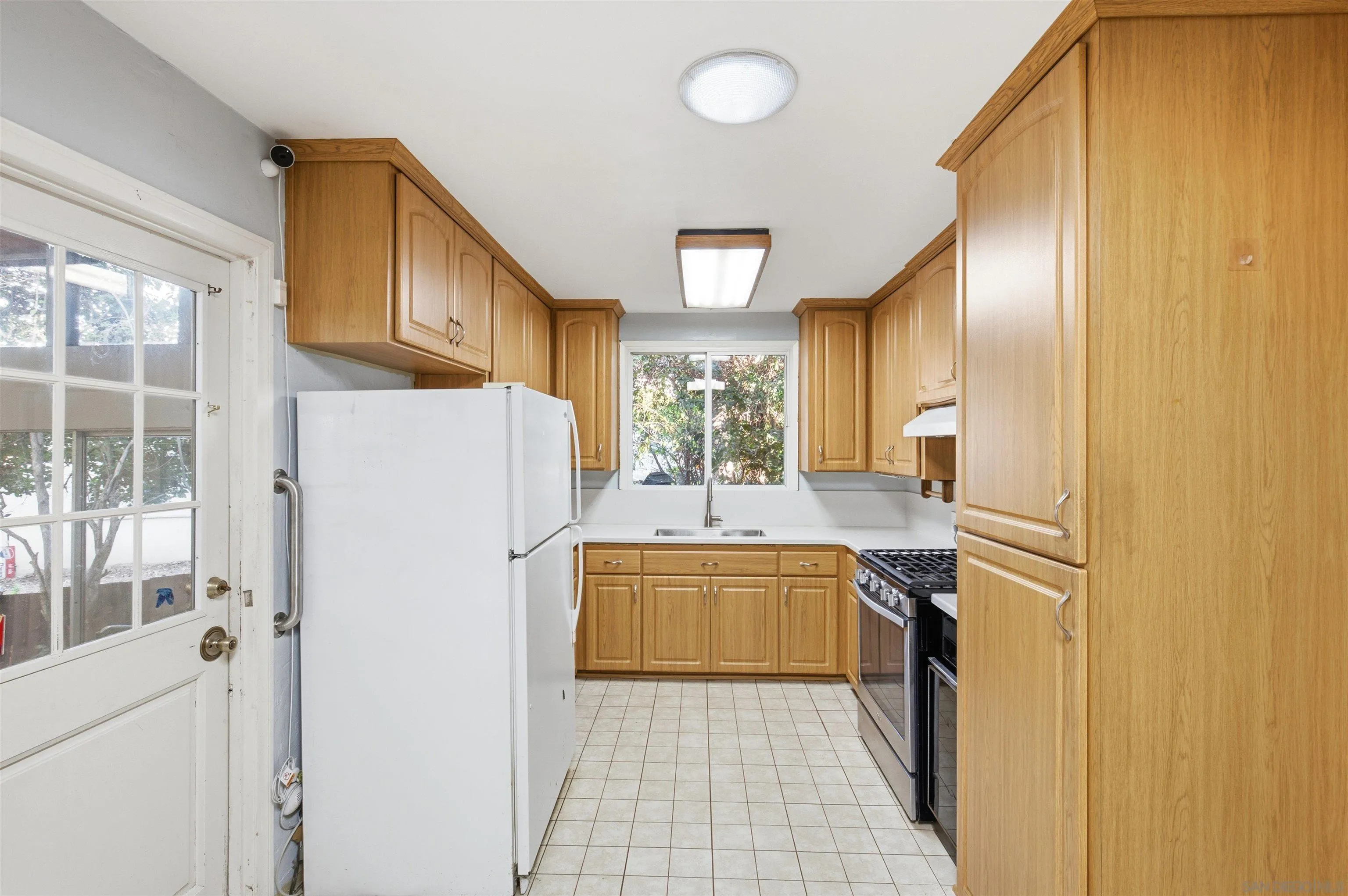 https://cdn.realtyfeed.com/cdn/127/260024925/dd647b8896594ae385156e24a2b44445.webp