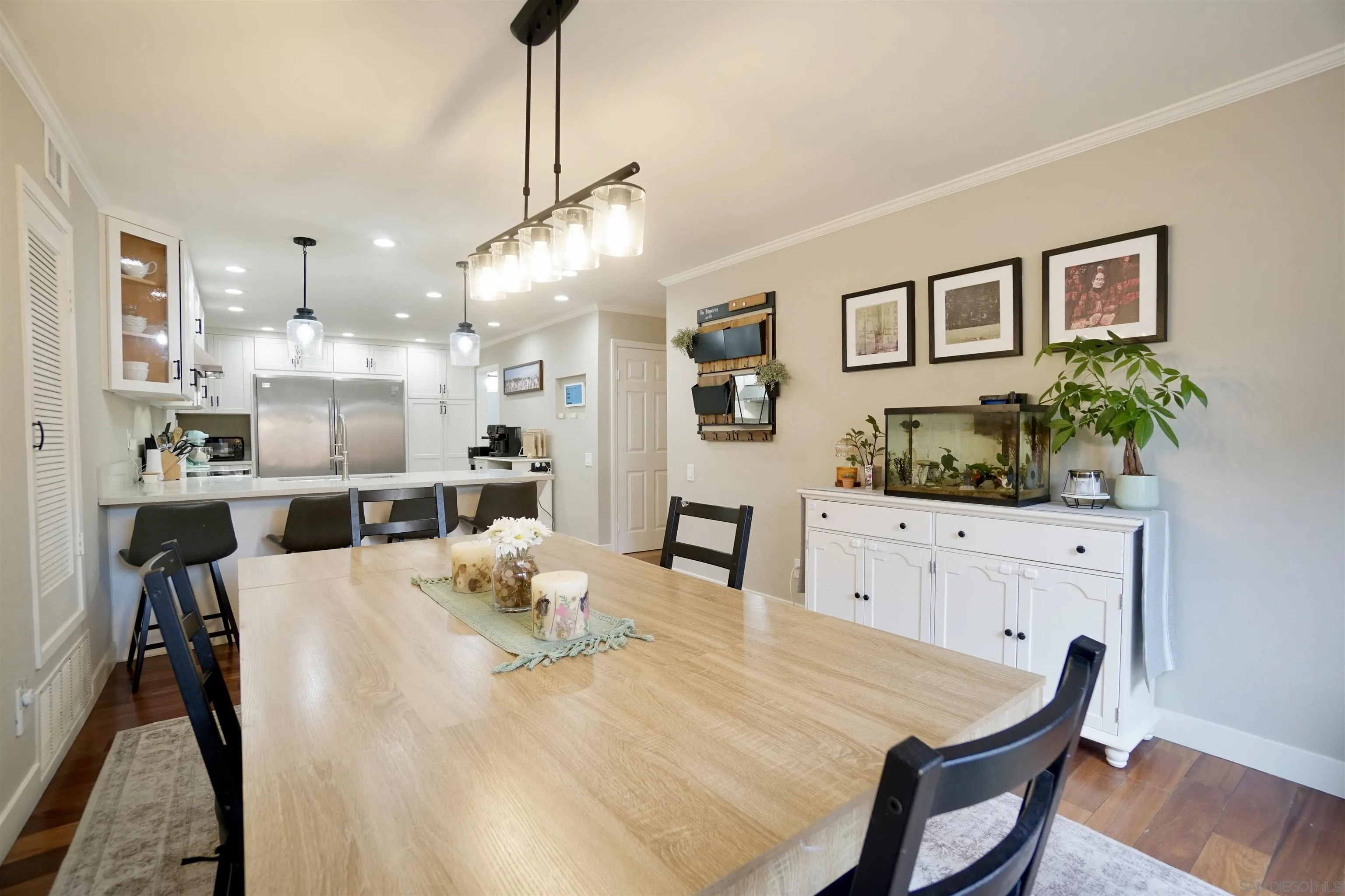 https://cdn.realtyfeed.com/cdn/127/260024933/fad718e4e442c98c59607127a2c31a32.webp