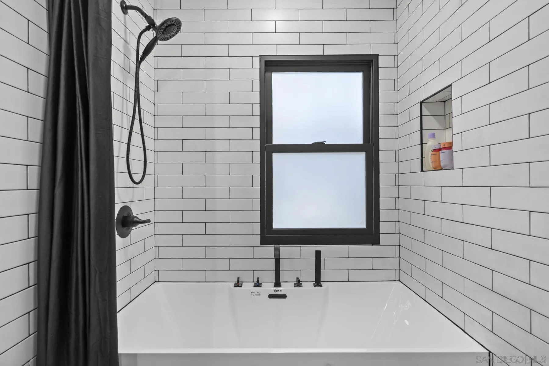 https://cdn.realtyfeed.com/cdn/127/260024937/26aab1436faa272b26d507375c5eb127.webp