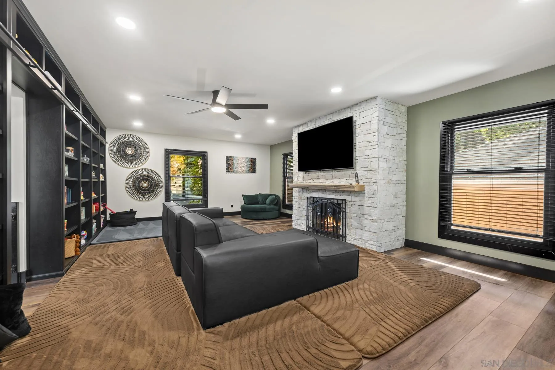 https://cdn.realtyfeed.com/cdn/127/260024937/487a1966e5e581b6e355028352fce0ea.webp