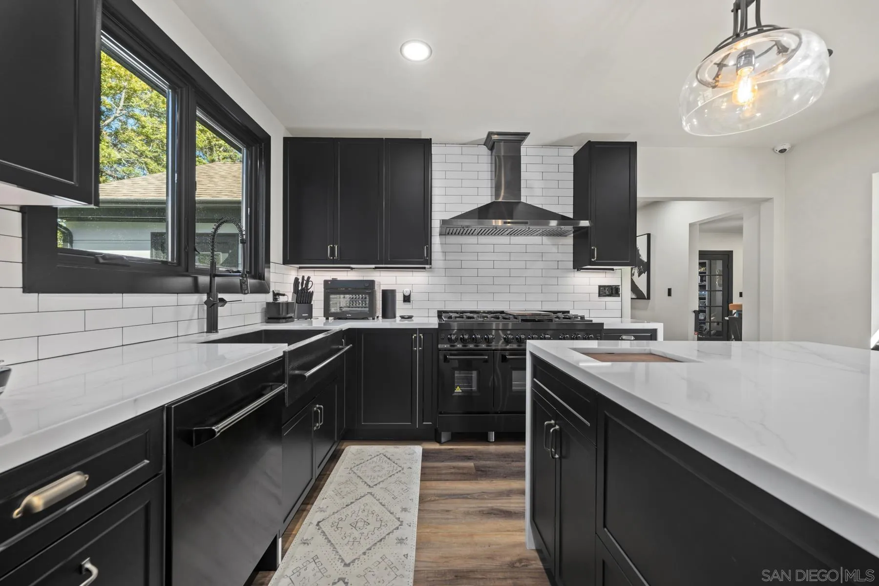 https://cdn.realtyfeed.com/cdn/127/260024937/6cdbdbfca33e69d79223cb6b6aba8bfb.webp