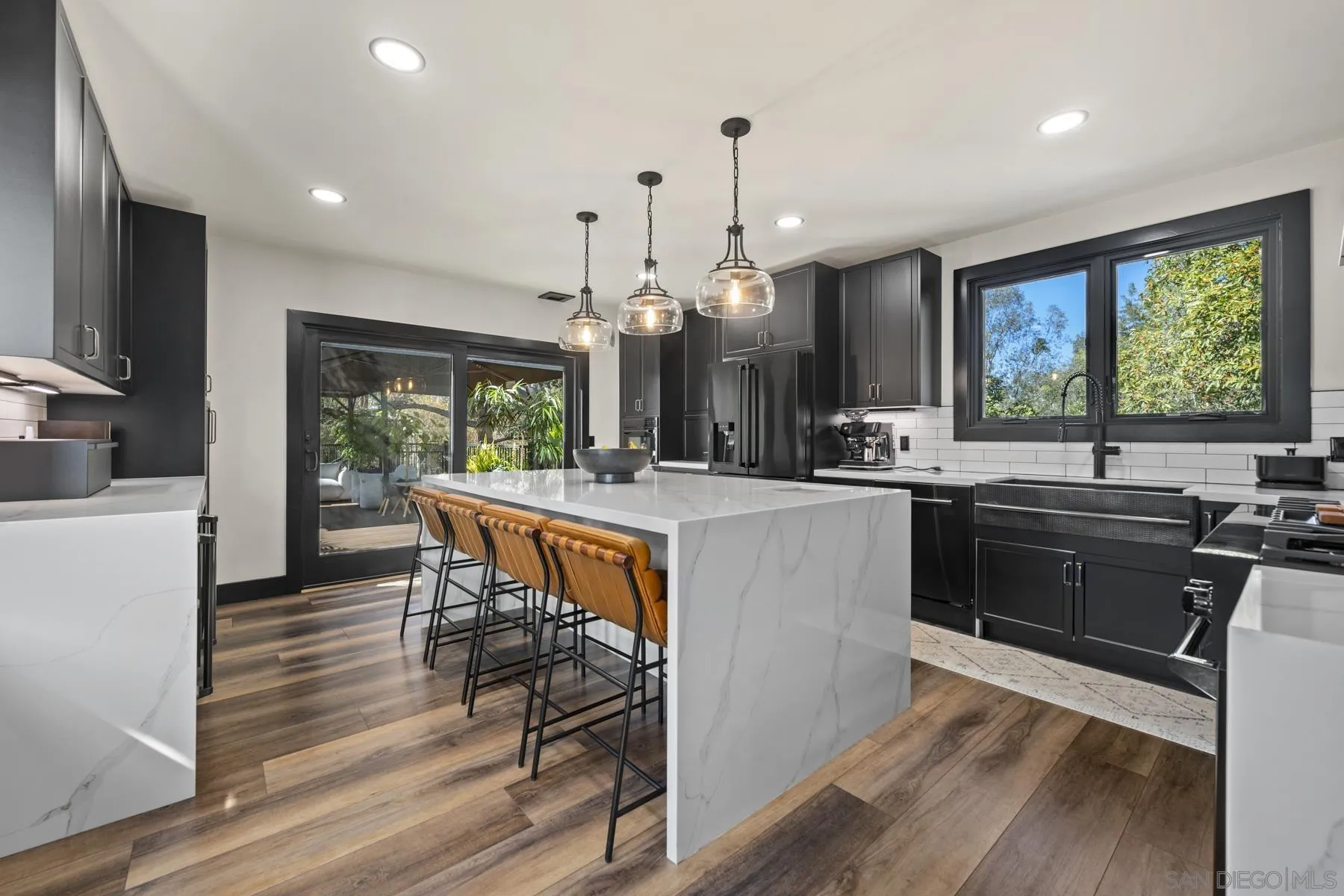 https://cdn.realtyfeed.com/cdn/127/260024937/7fa9ac9d31e2595f389c5789143bc305.webp