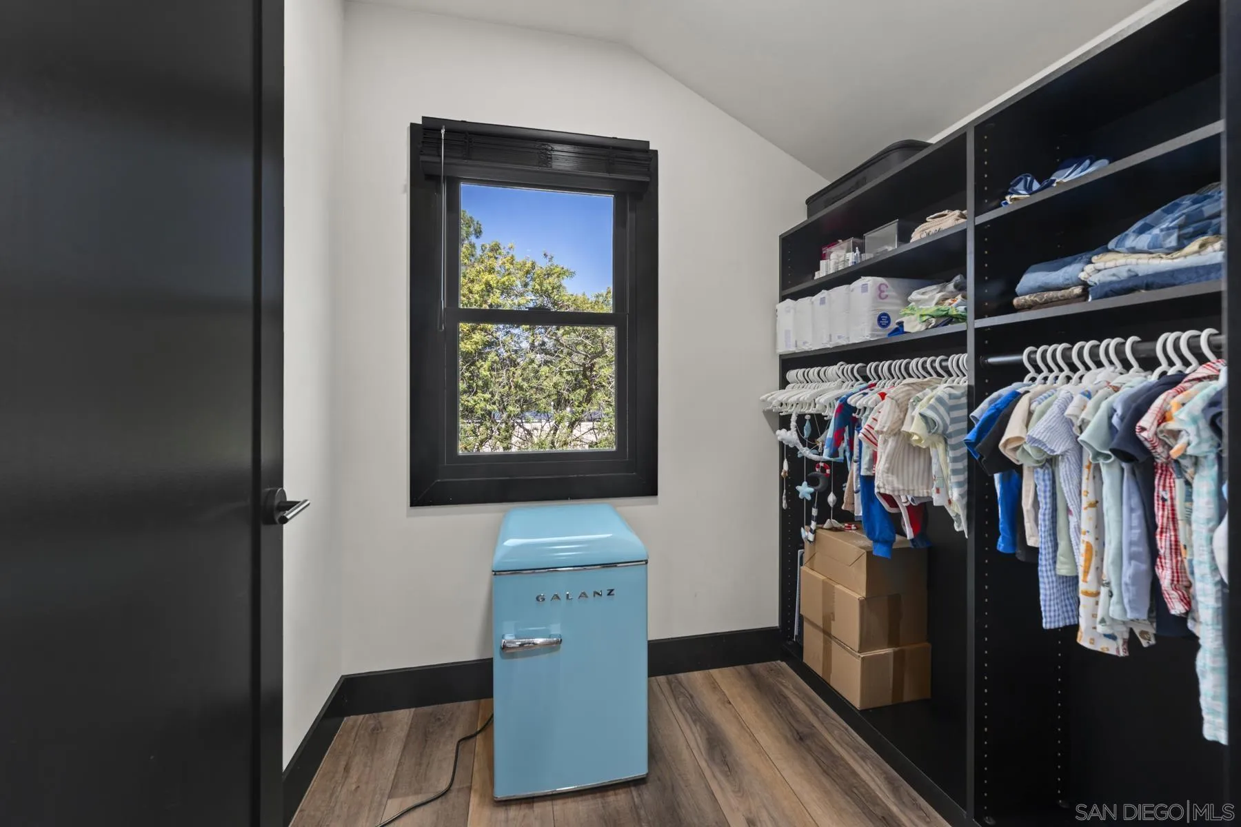 https://cdn.realtyfeed.com/cdn/127/260024937/940b585eb8a025505fd6218aab5554dc.webp