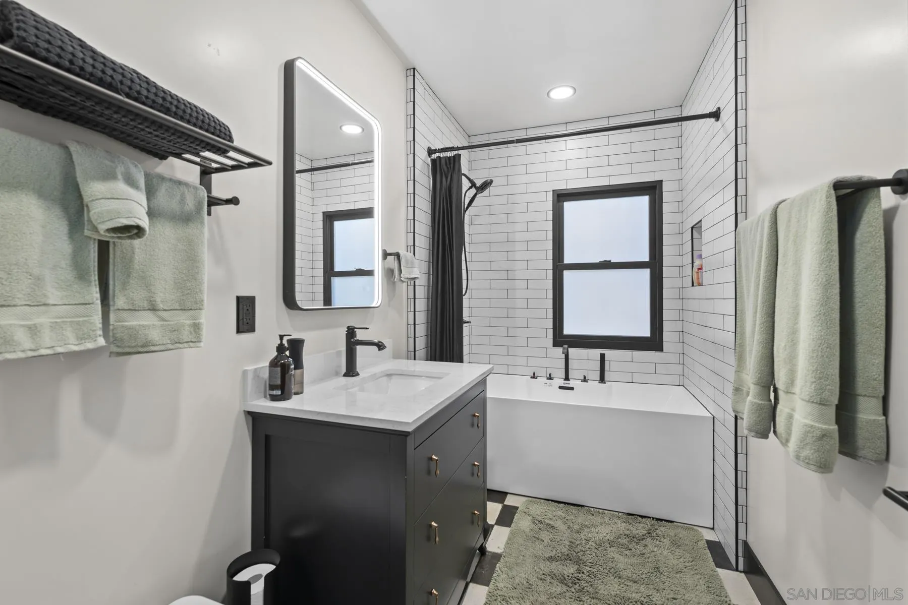 https://cdn.realtyfeed.com/cdn/127/260024937/ef31215b9ab094beed421e58f585ba1b.webp