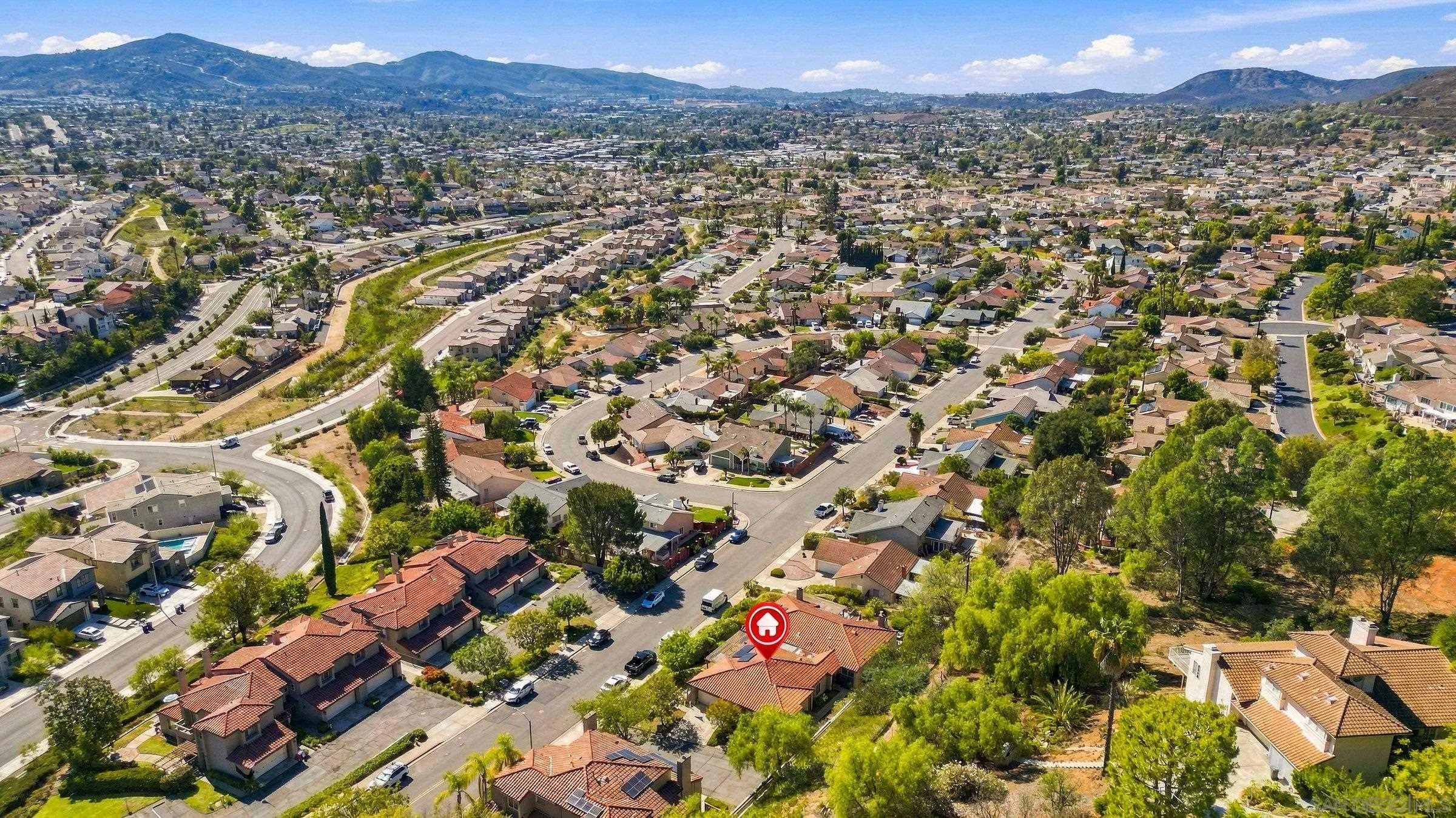 https://cdn.realtyfeed.com/cdn/127/260024939/9135559cd44b8e438a446317d984ddca.webp