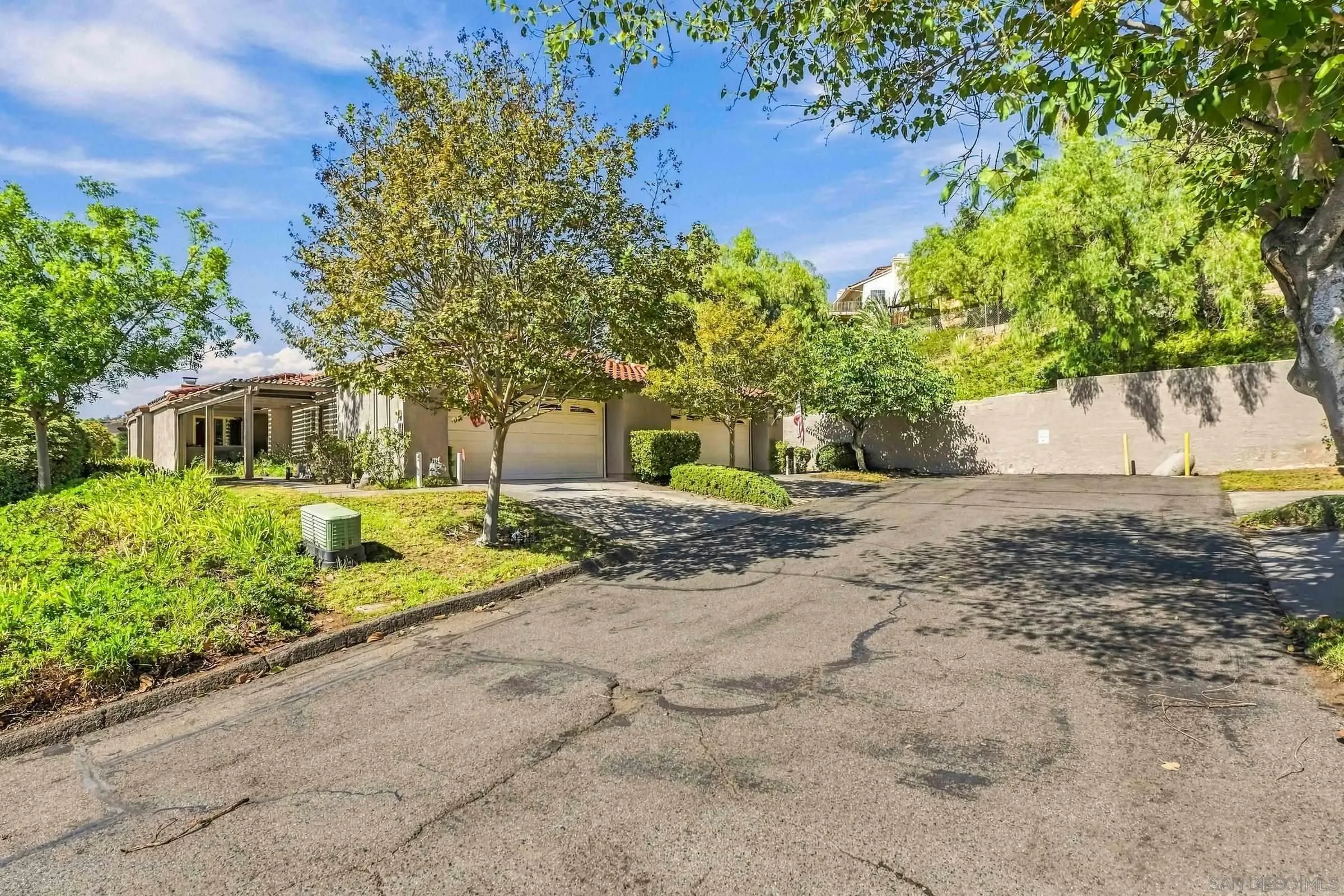https://cdn.realtyfeed.com/cdn/127/260024939/c006b8511f58182a5cc59064f9c01eb3.webp